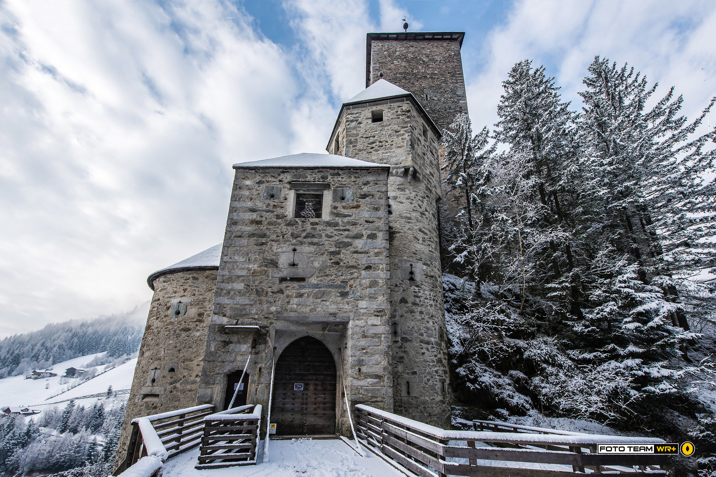... alla conquista del castello di Tures