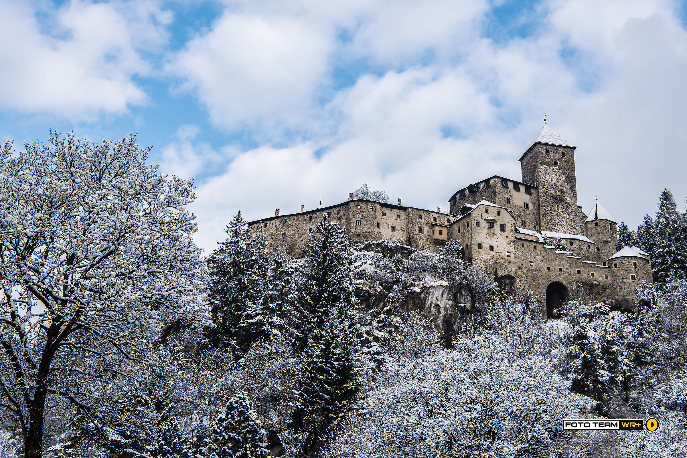 ... alla conquista del castello di Tures