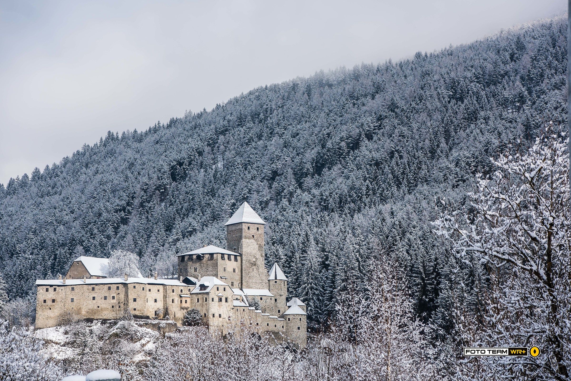 ... The conquest of the castle Tures