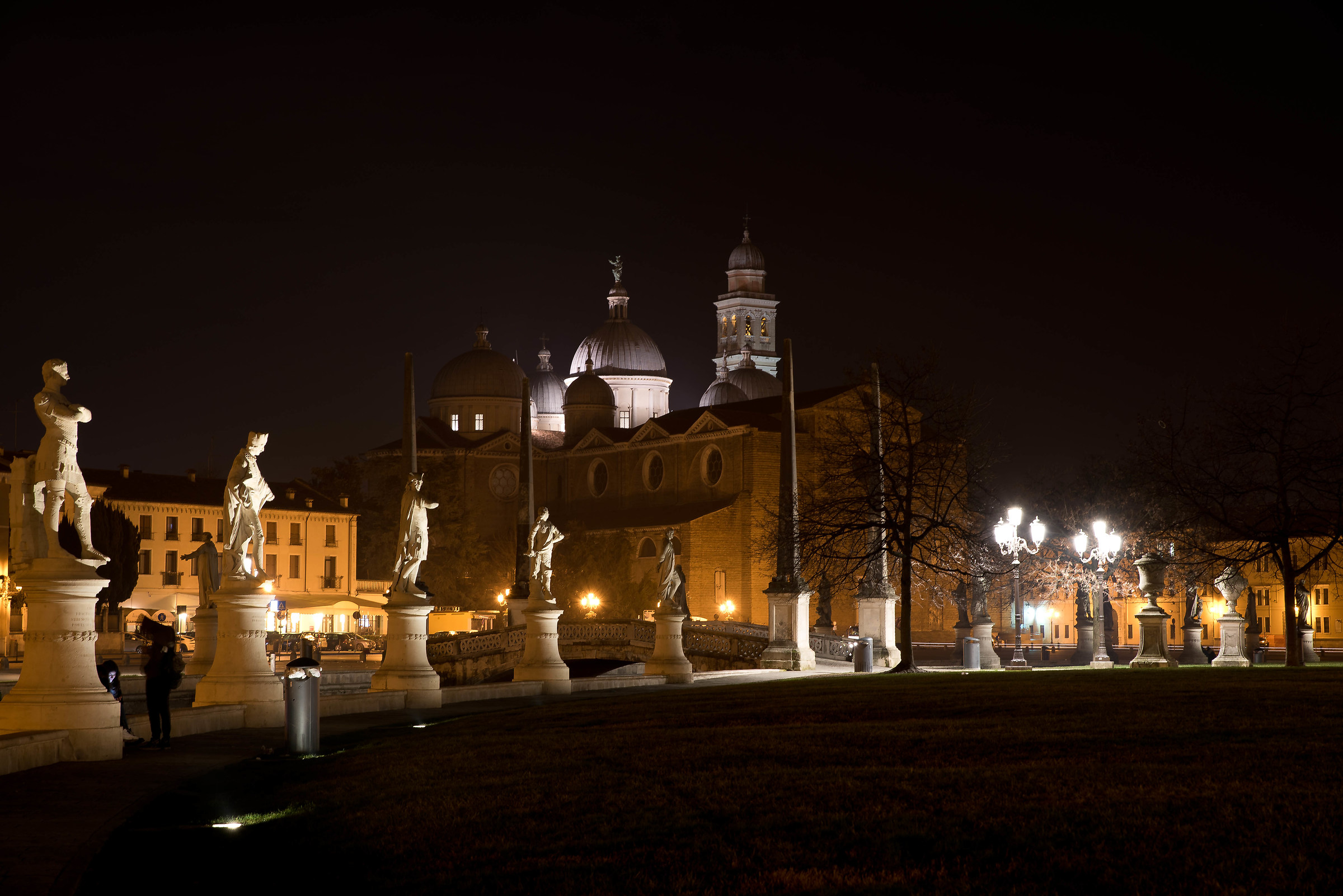 Prato della Valle, to the church of Santa Giustina.
