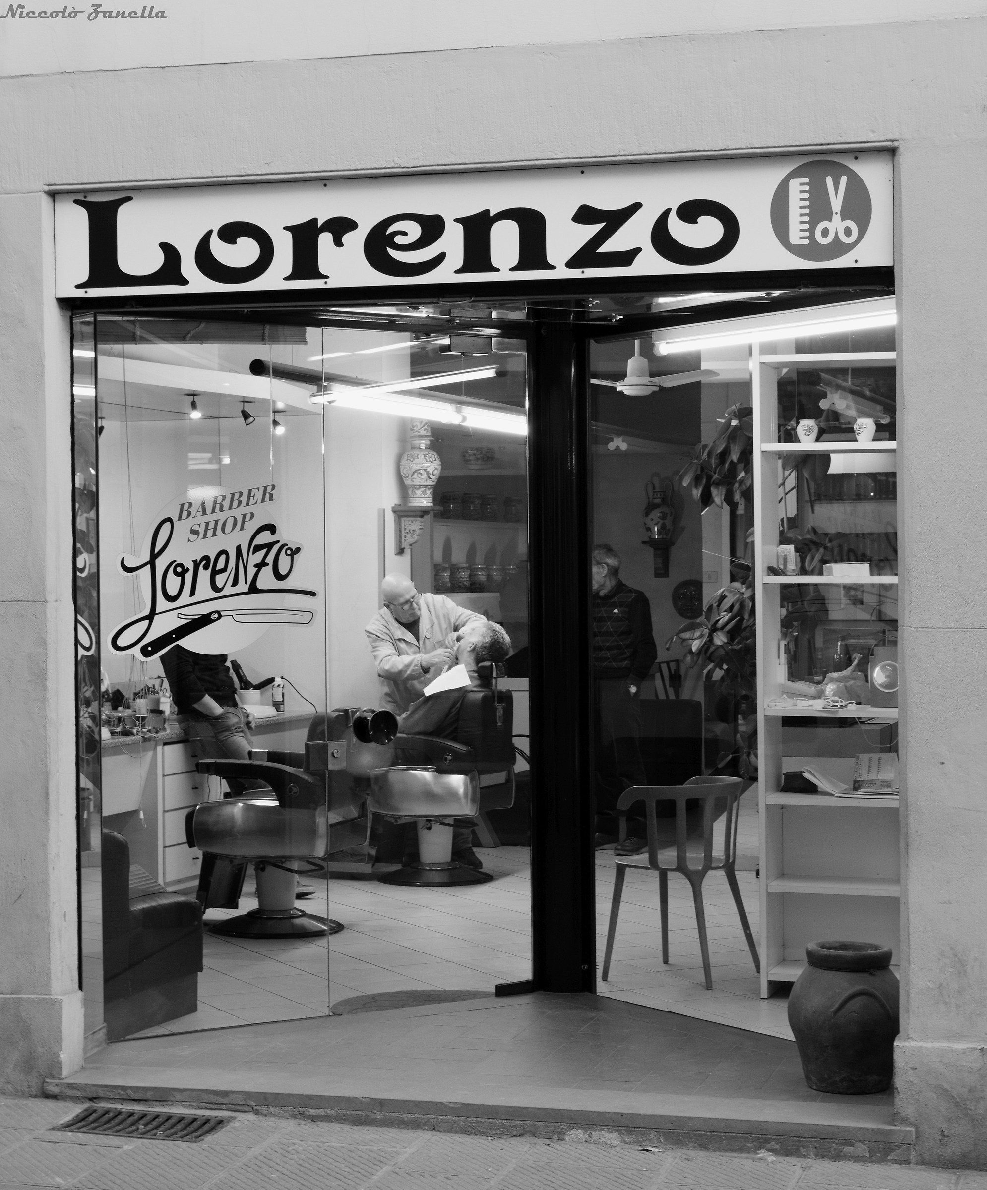 Lorenzo Barber Shop