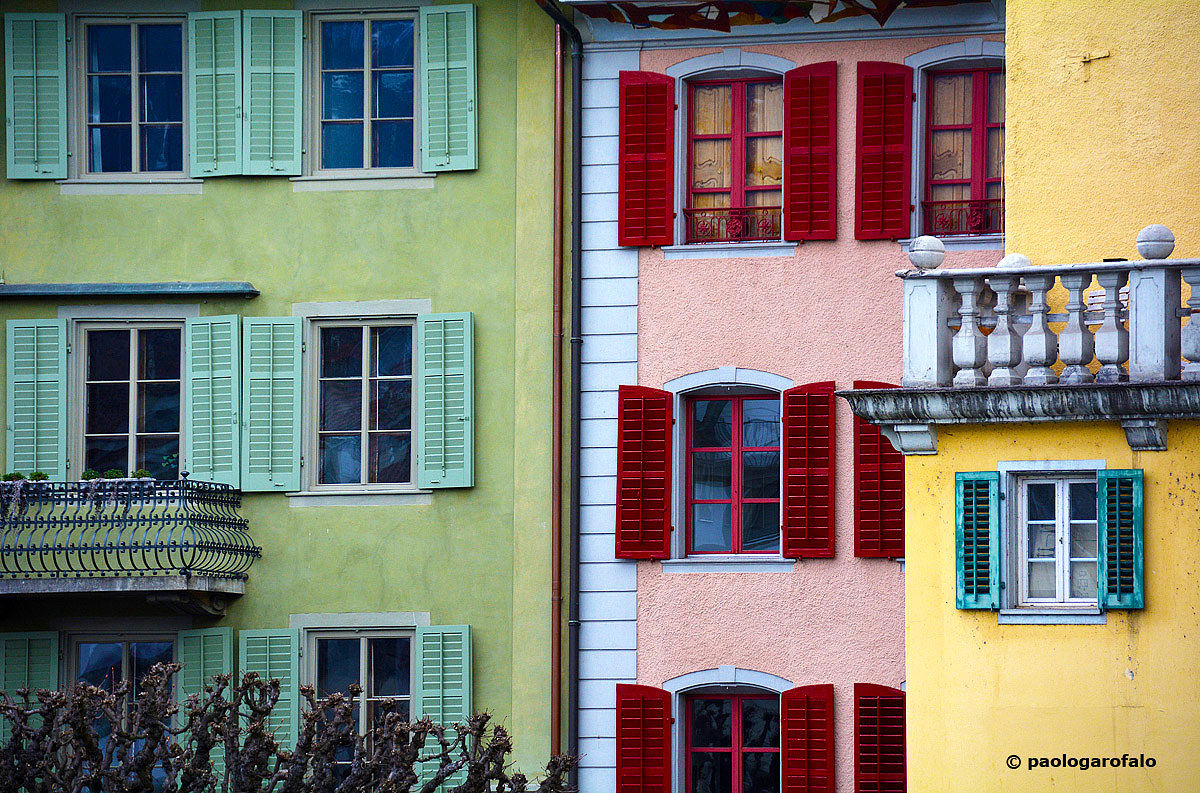 Composition in three third