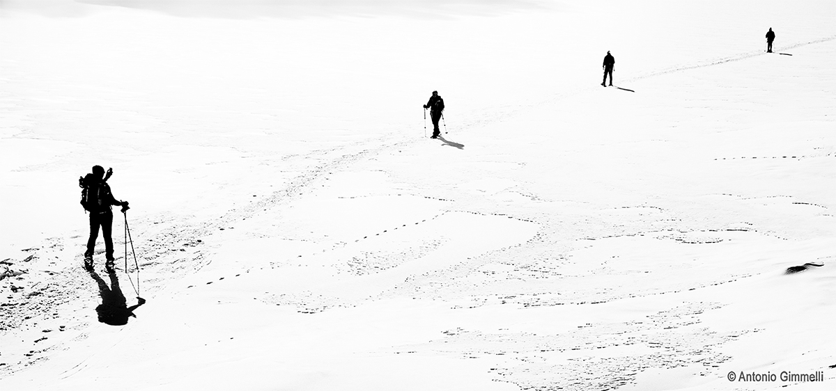 In fila indiana sul Lago di Devero !