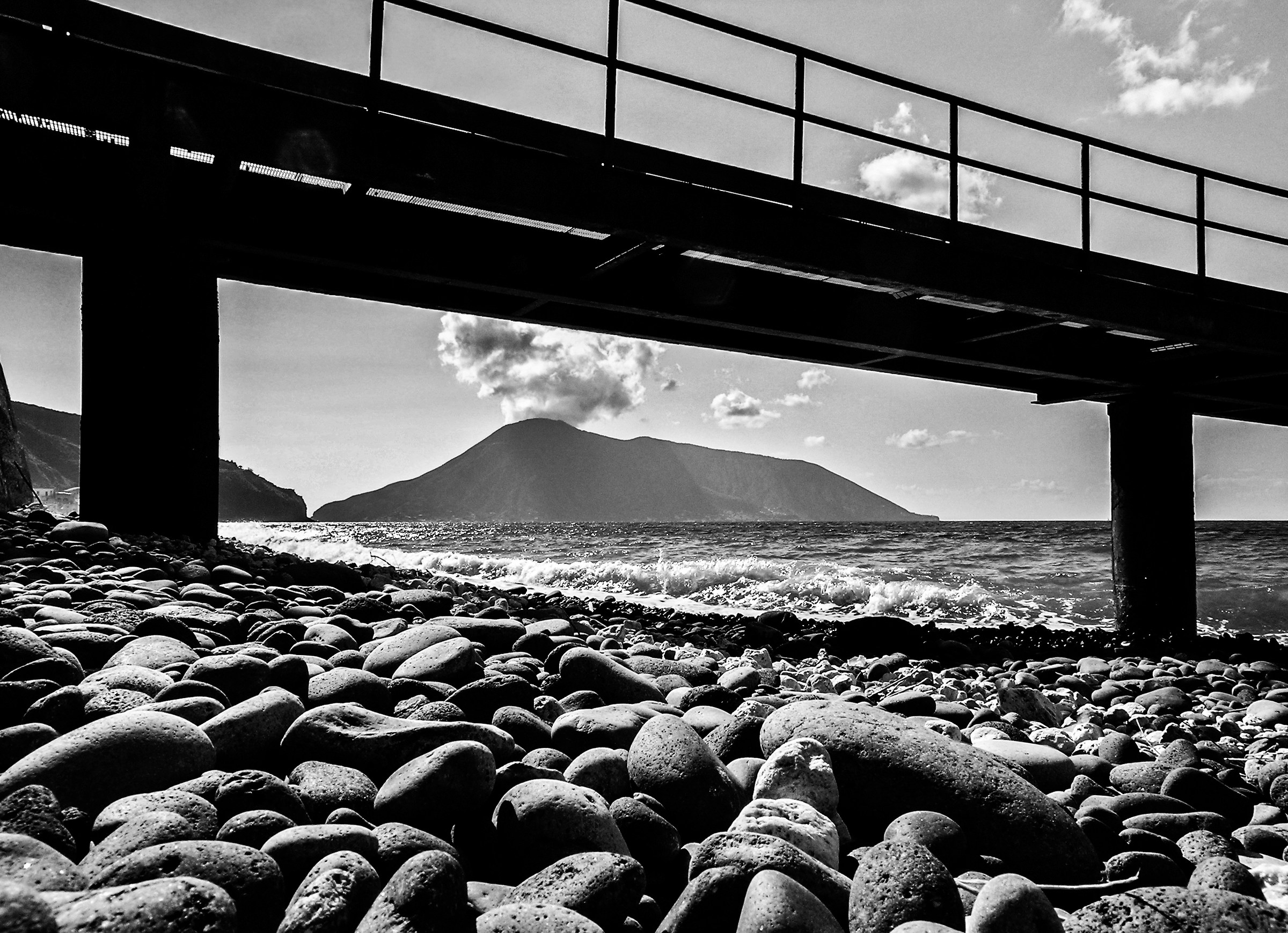 isola sotto il ponte