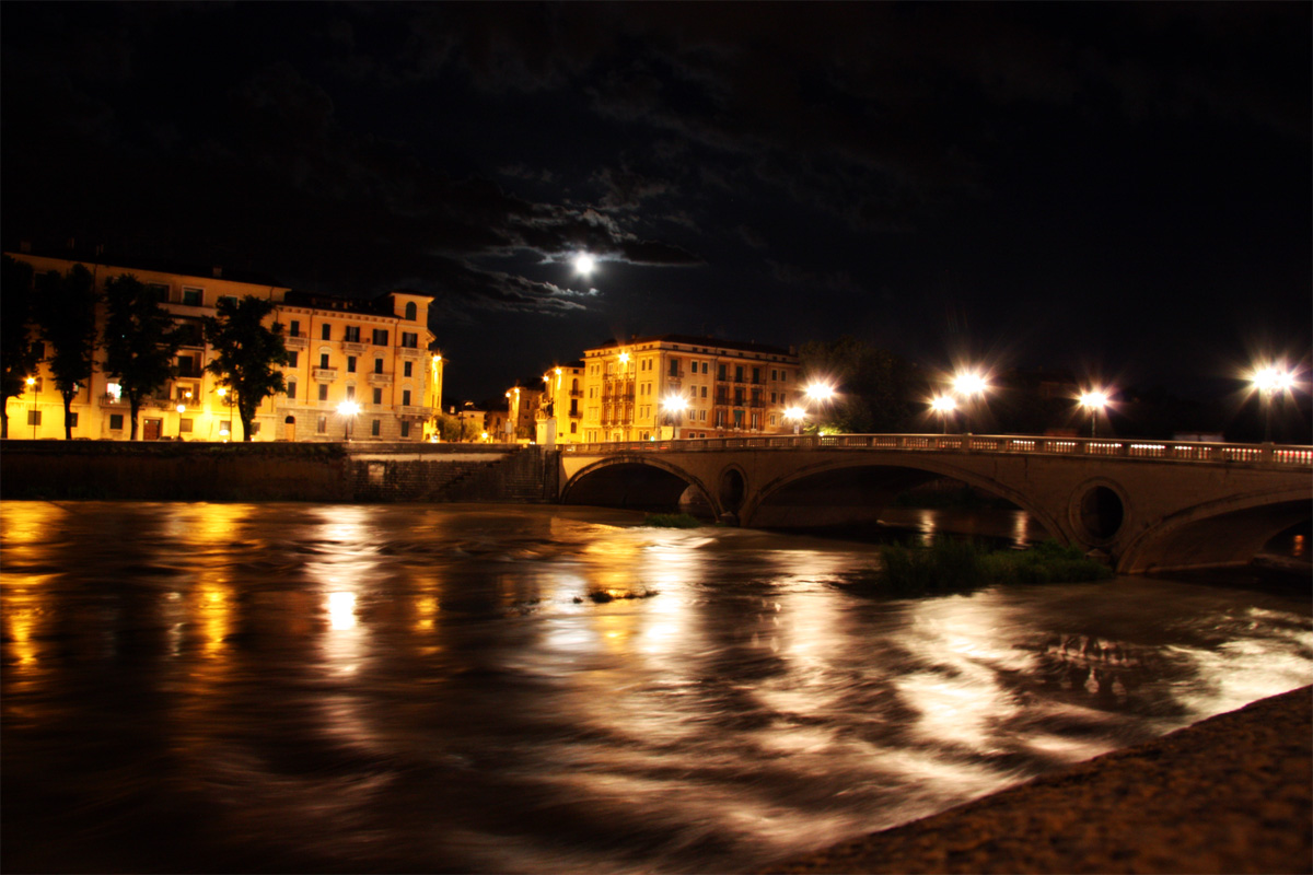 Victoria Bridge - Verona