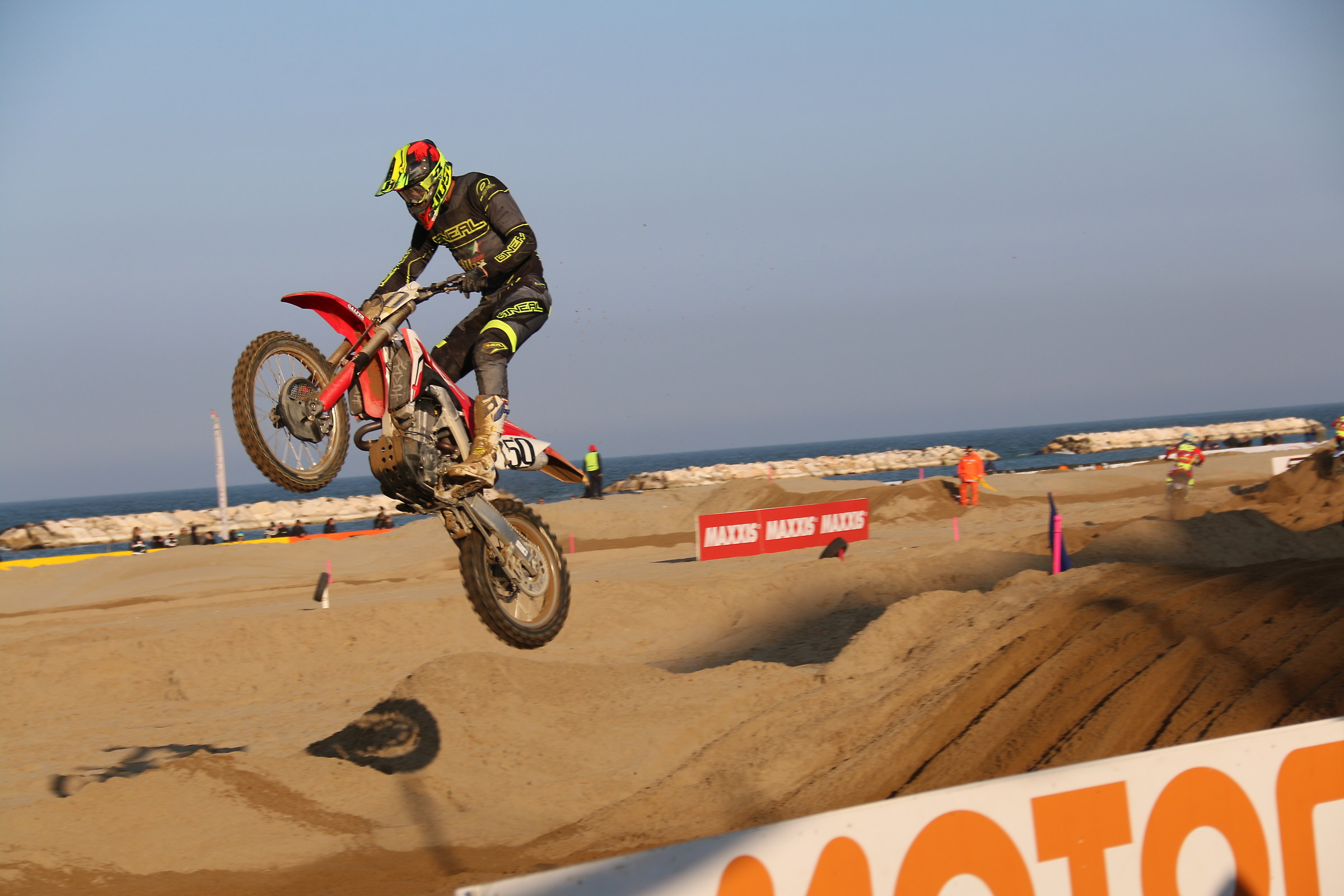 2 Canon 70D 18-135 f3.5-5.6 is