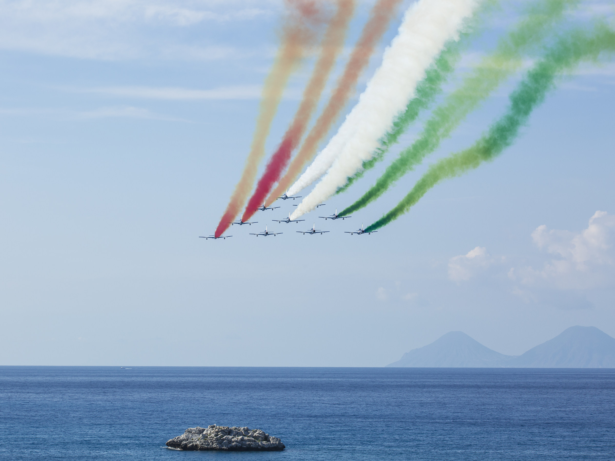 Frecce tricolore su Brolo