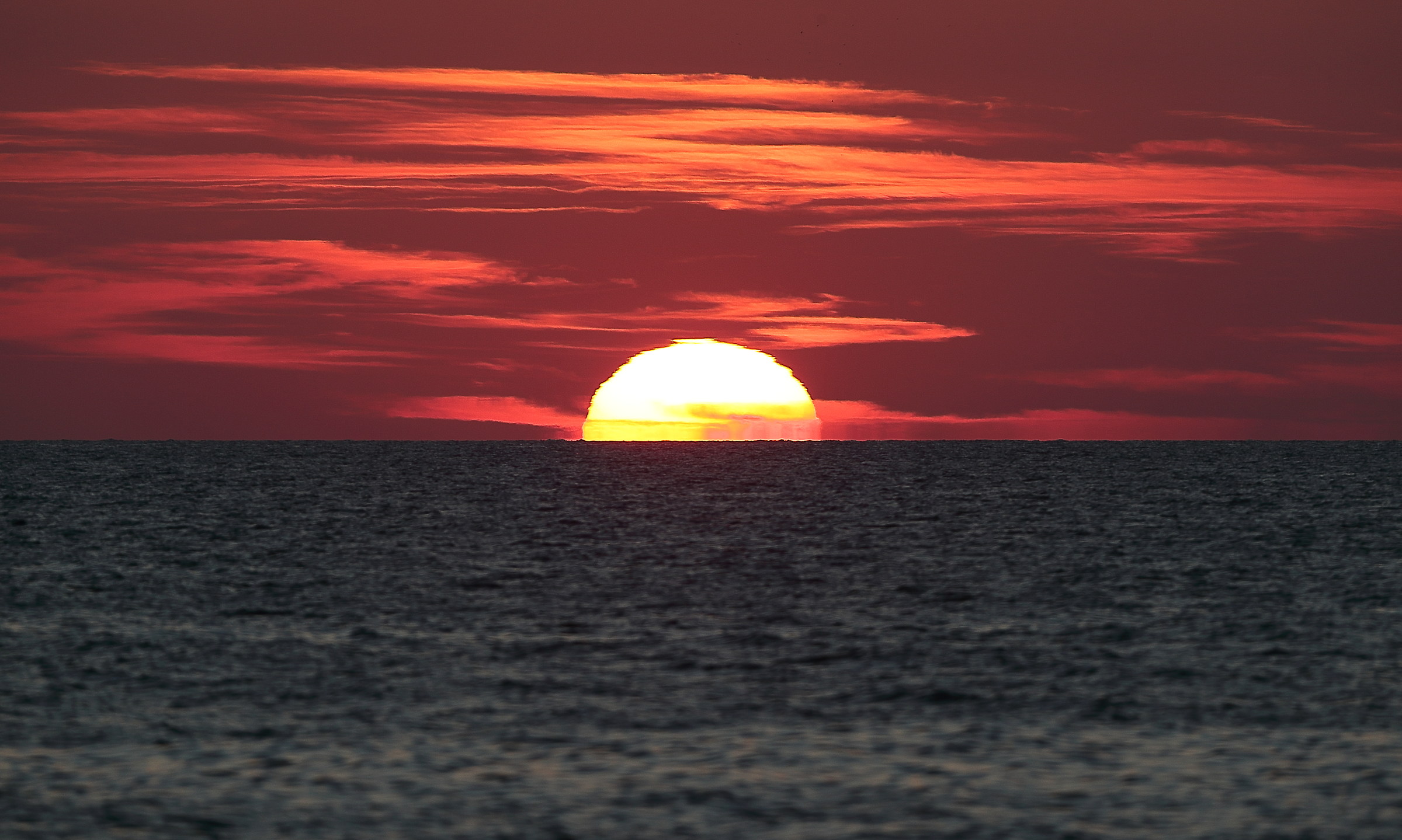 Quando il sole affonda nel mare