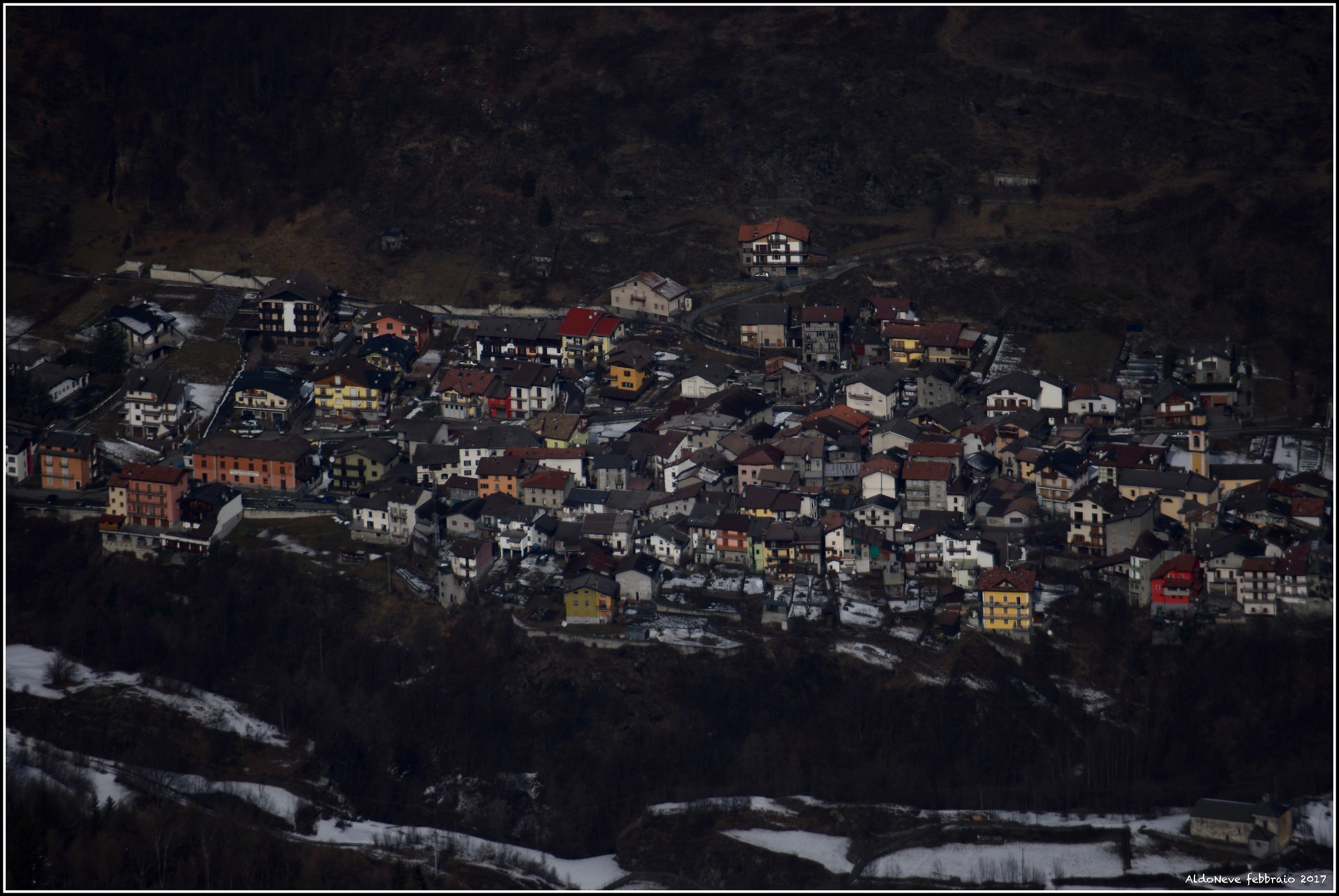 Zoom dal Corno di Barbione su Galleno.