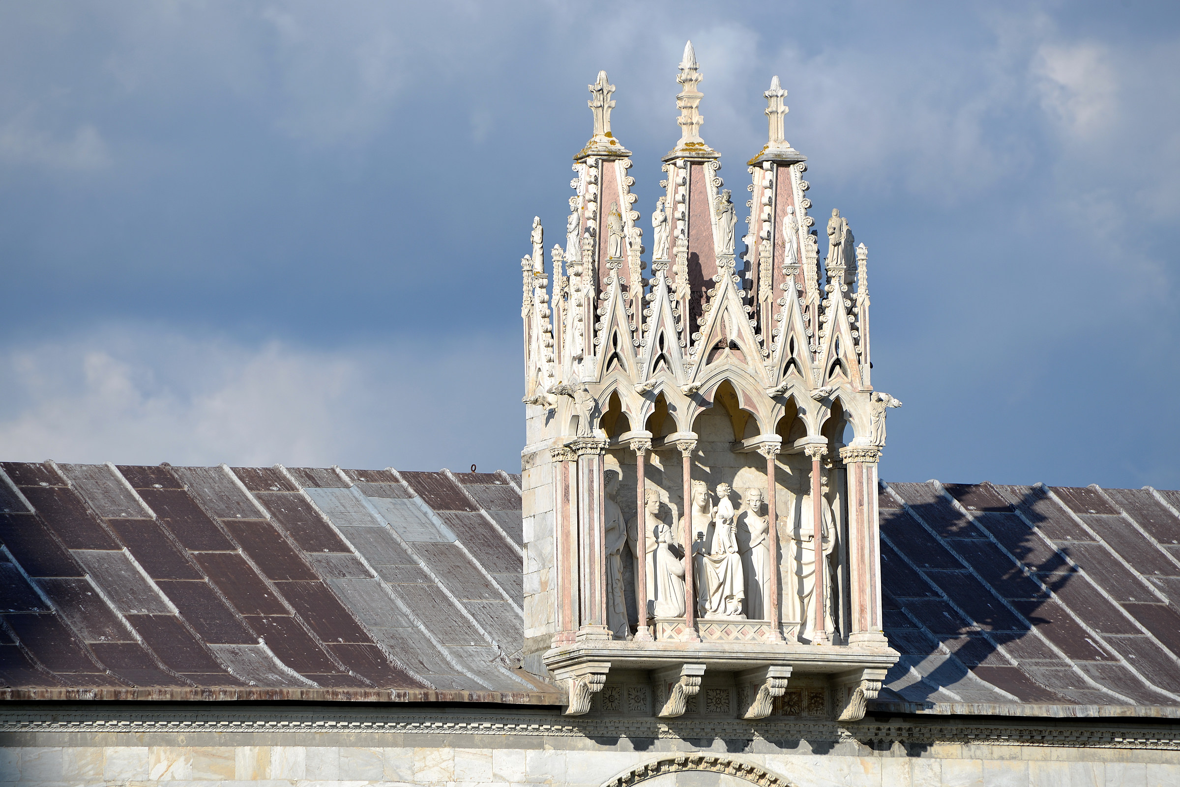 Particolare del camposanto in Piazza Duomo a Pisa