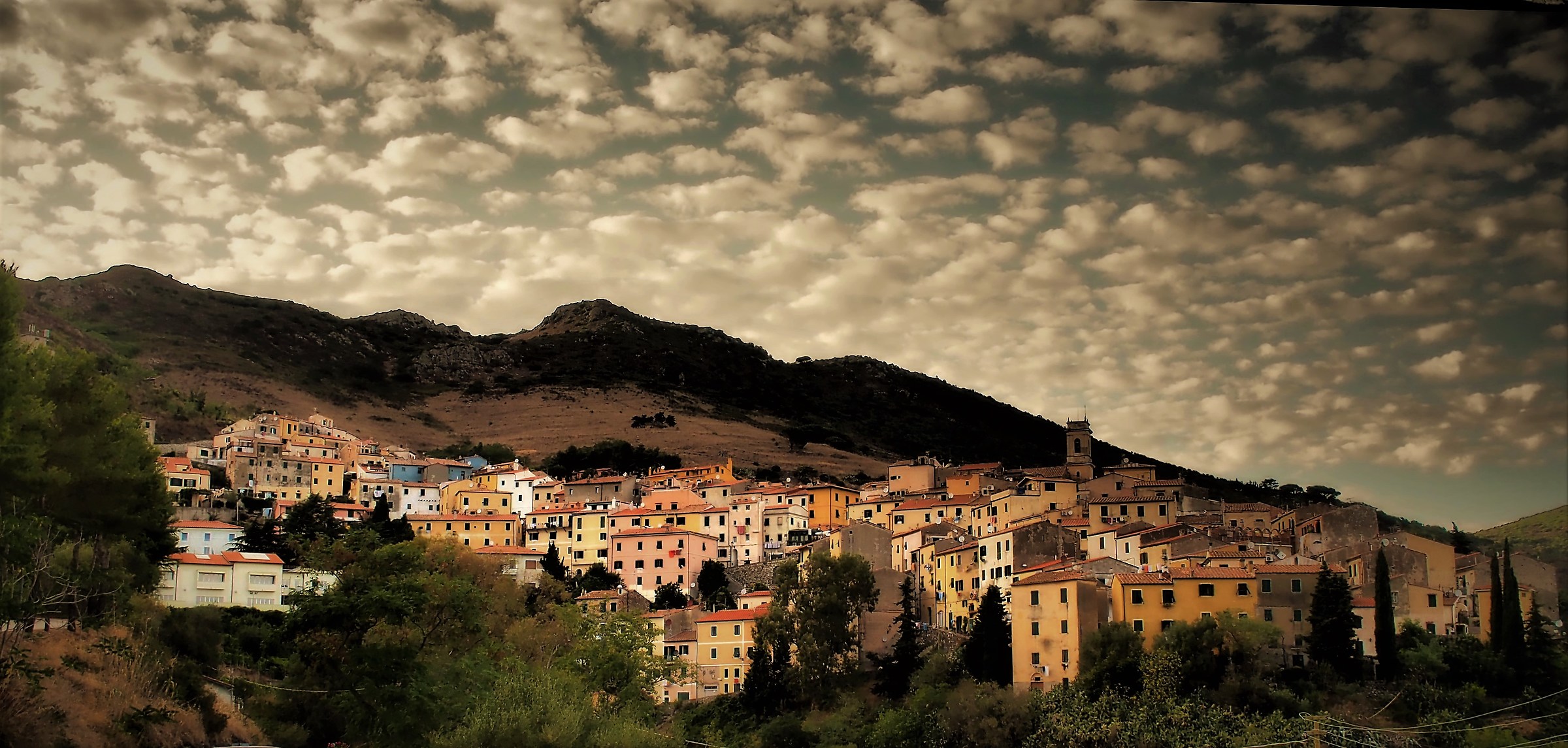 Mackerel sky of Rio nell'Elba