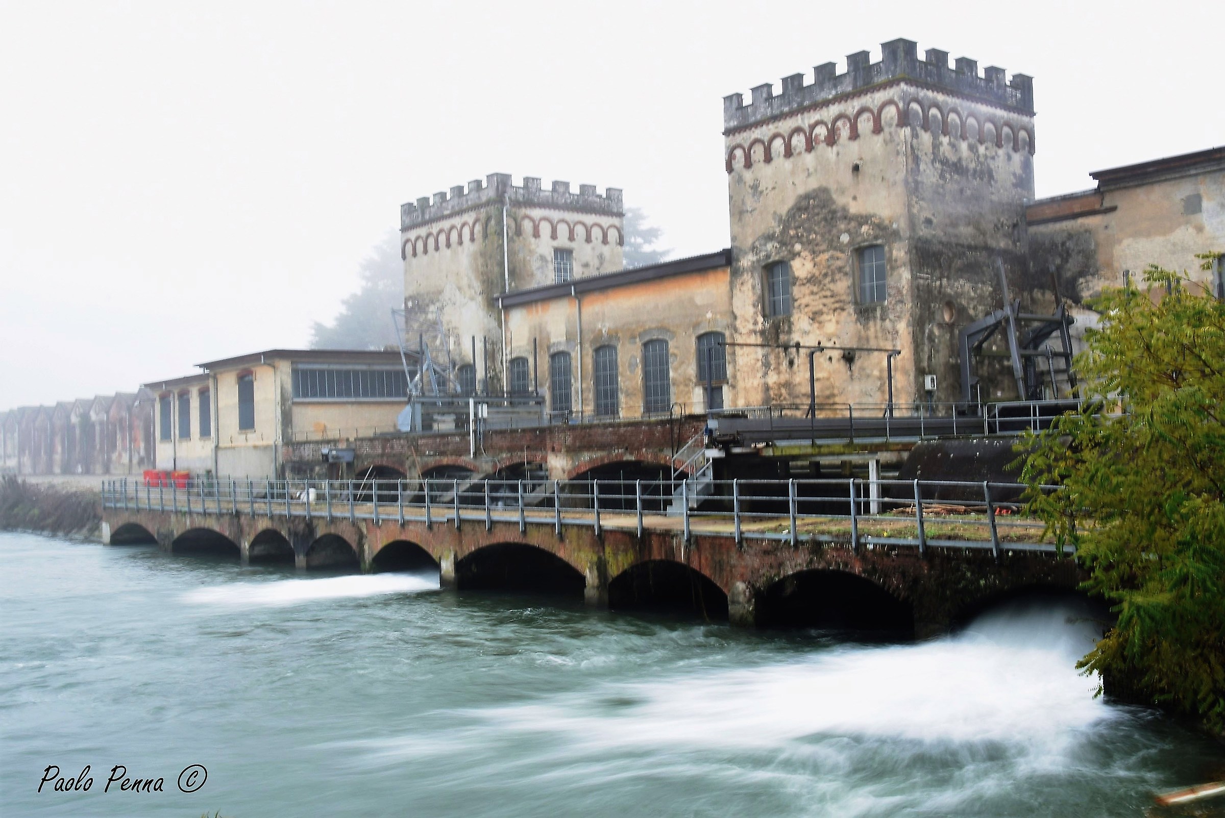 fabbrica abbandonata