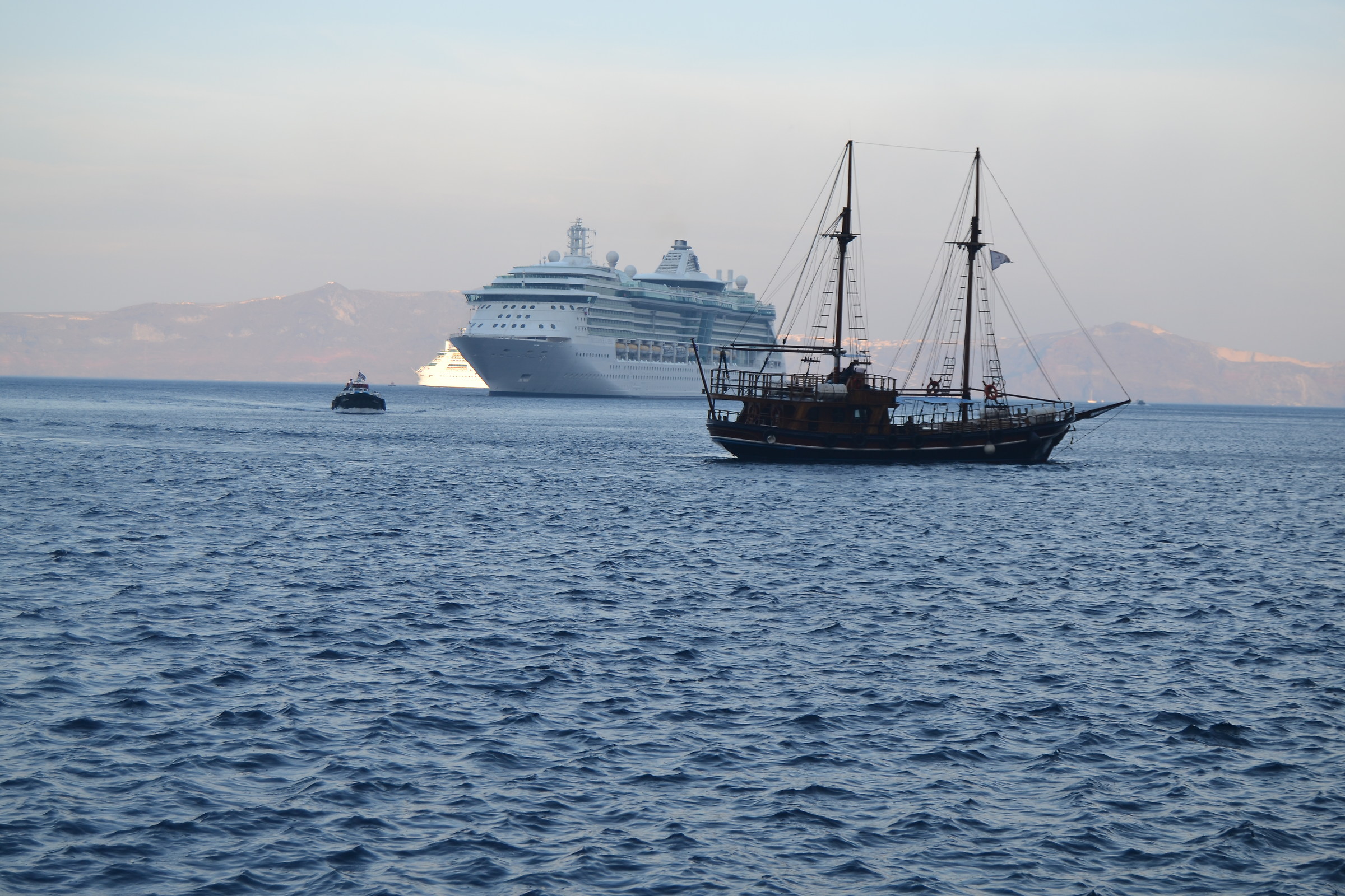 The giant and the little girl