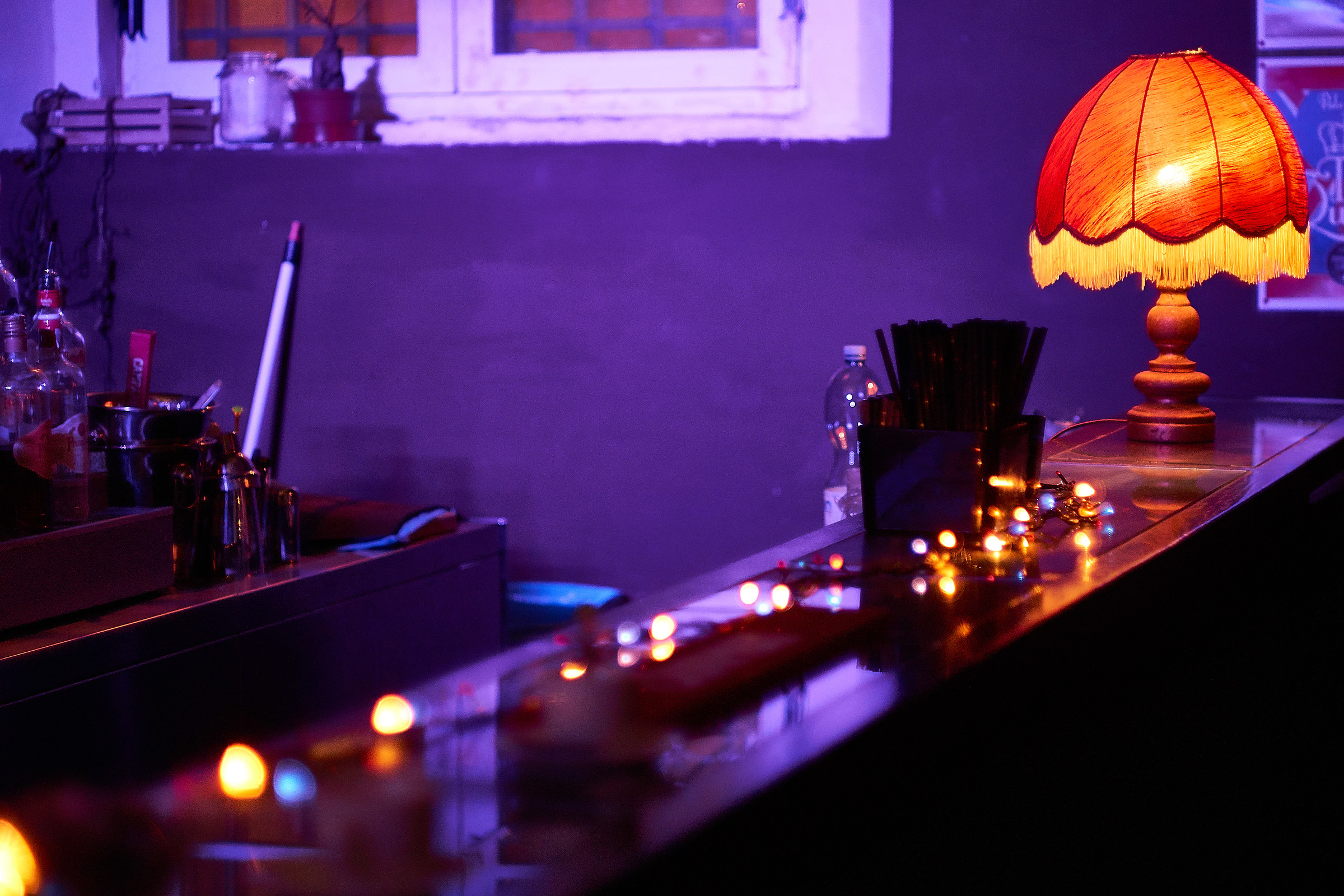 ....bancone del bar...