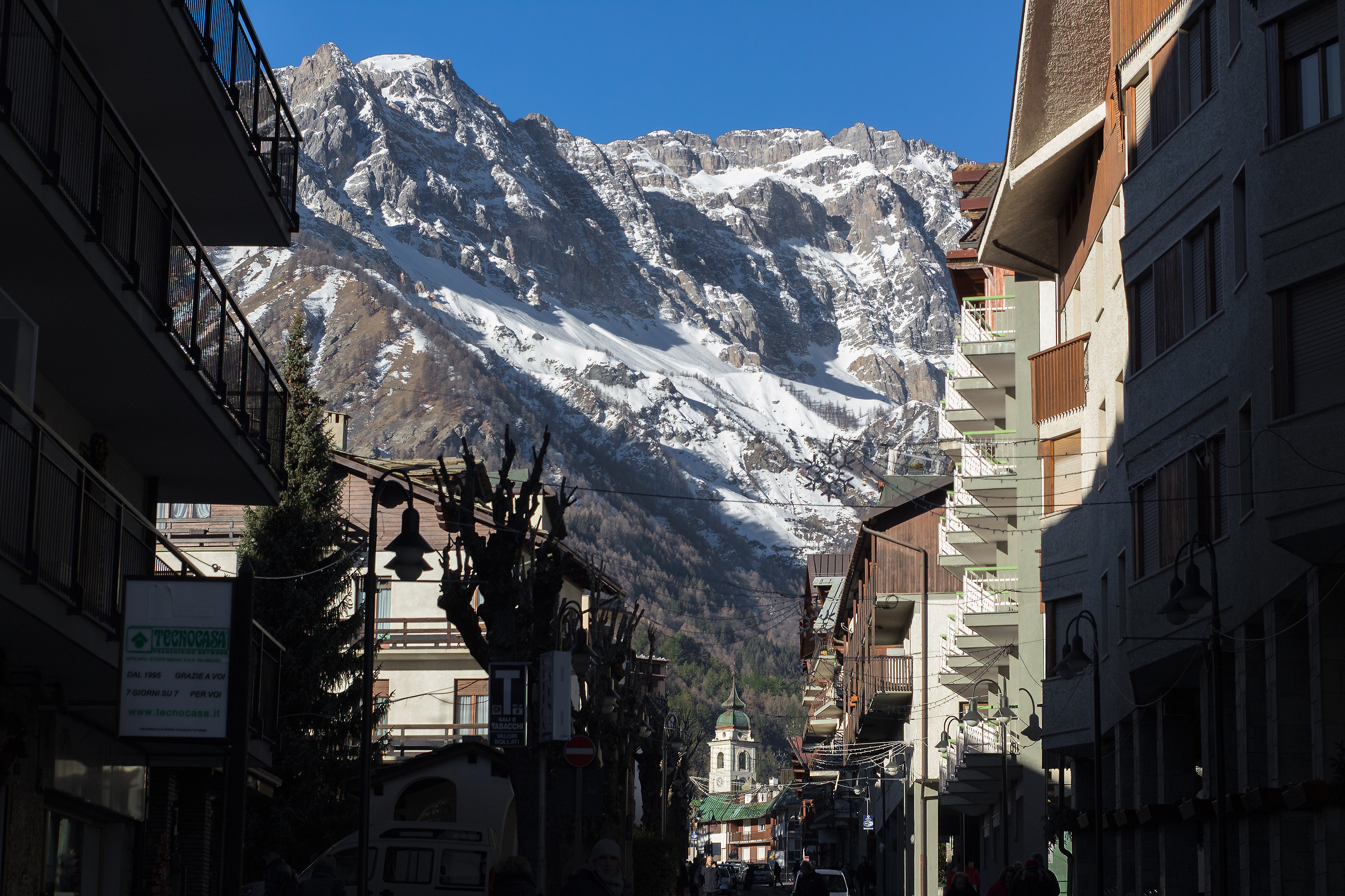 La città sotto la montagna
