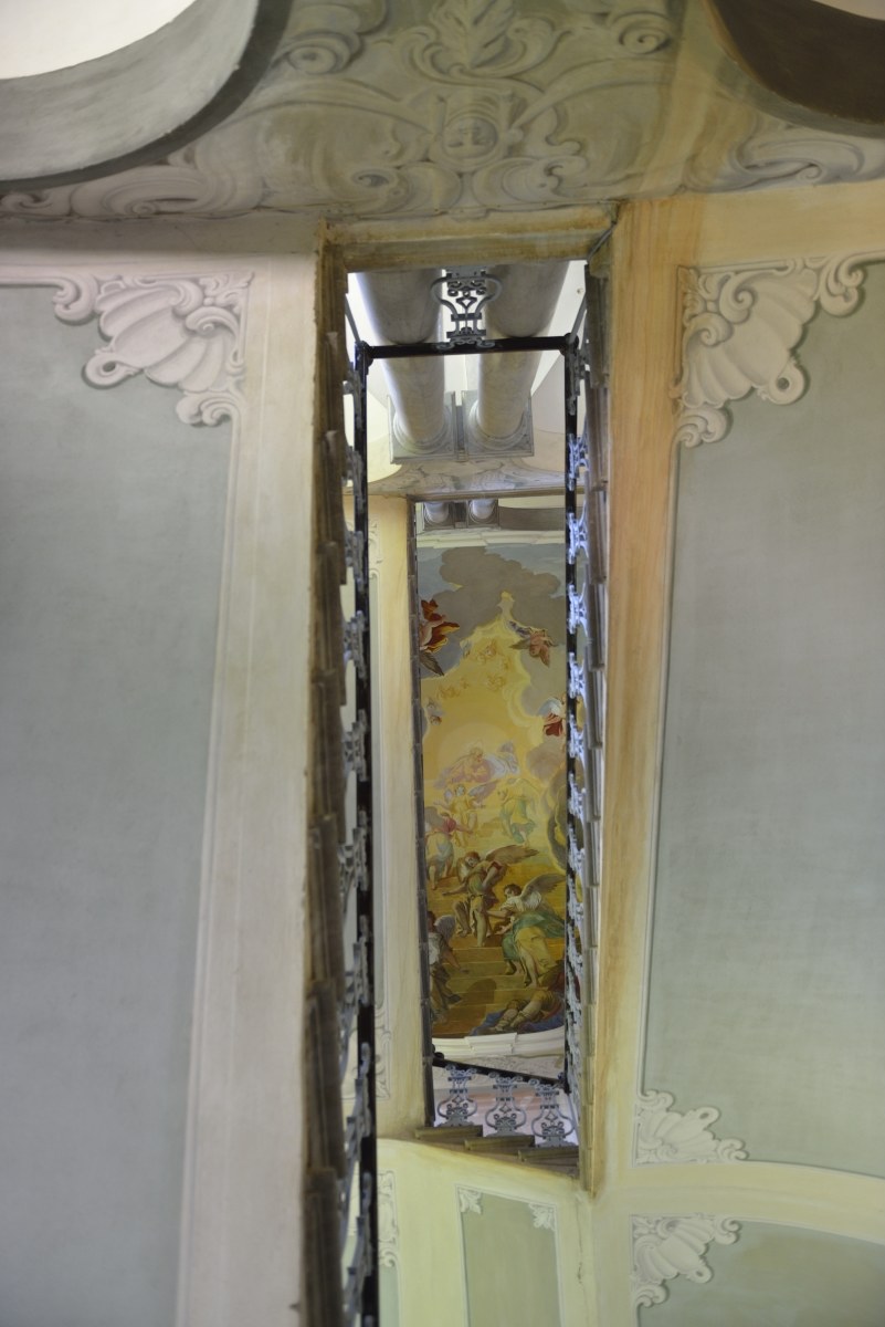 Calci Charterhouse ... the stairs