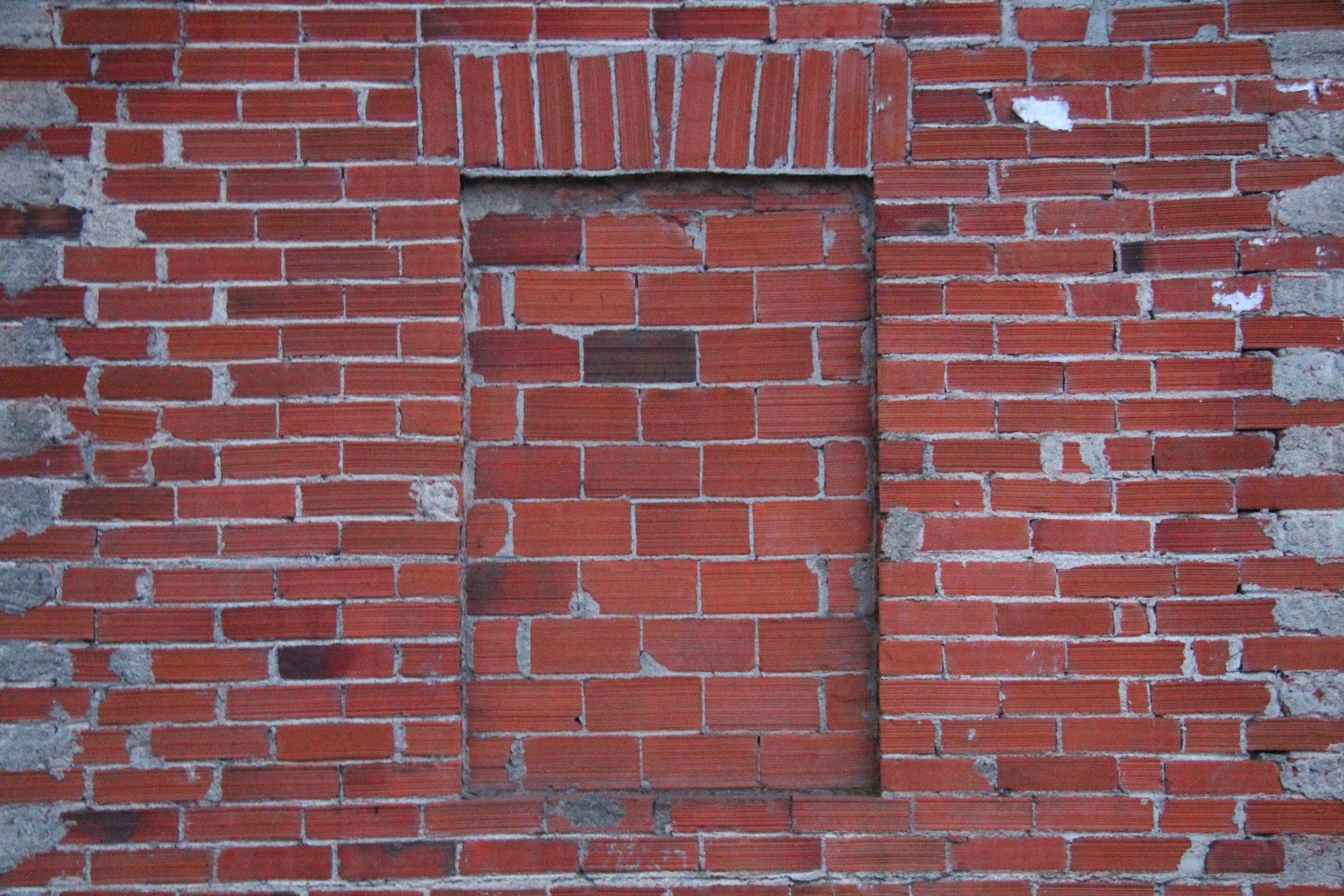 Clausura, walled window