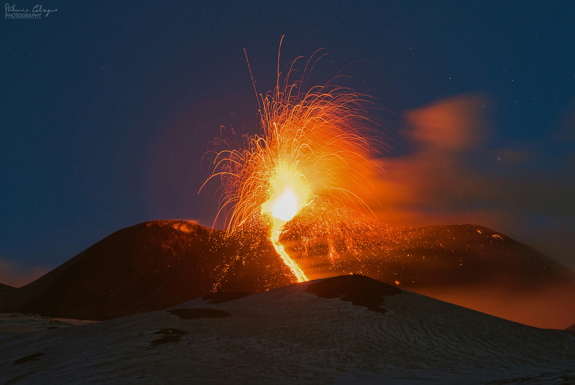 Etna ripresa poco prima dell'alba...