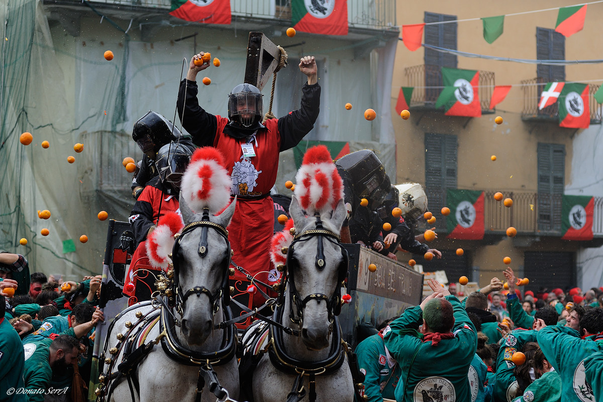 Battle in the piazza I Borghetto