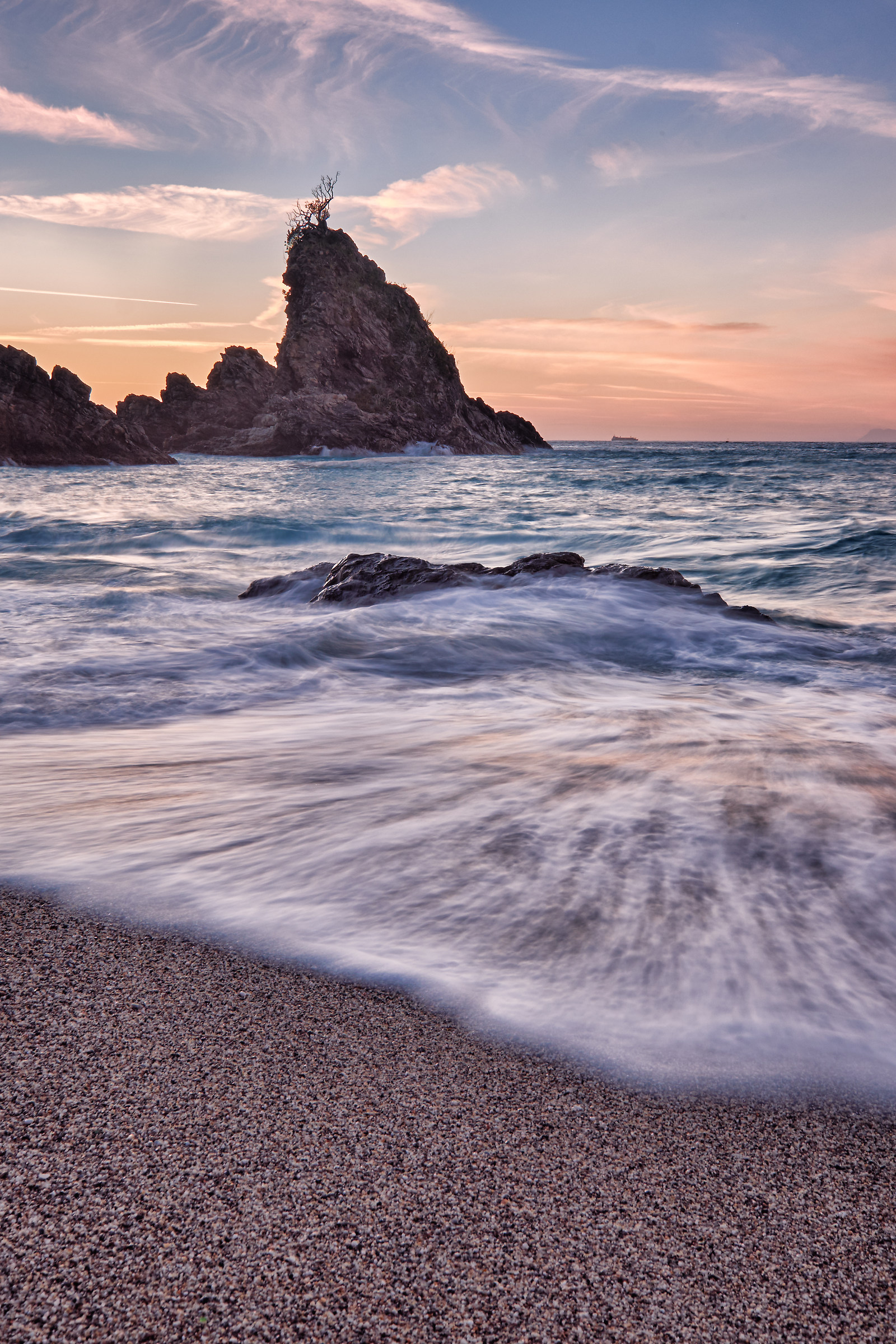 Scoglio dell'ulivarella in Costa Viola (Palmi)