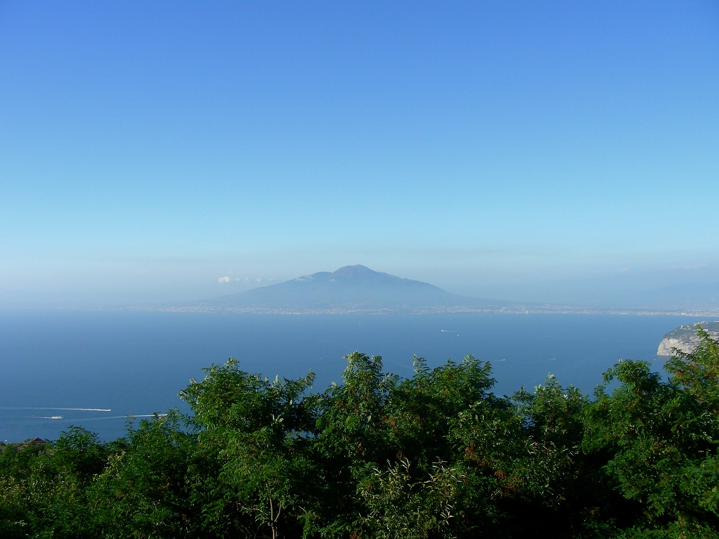 Il golfo di Napoli visto da S.Agata sui due Golfi