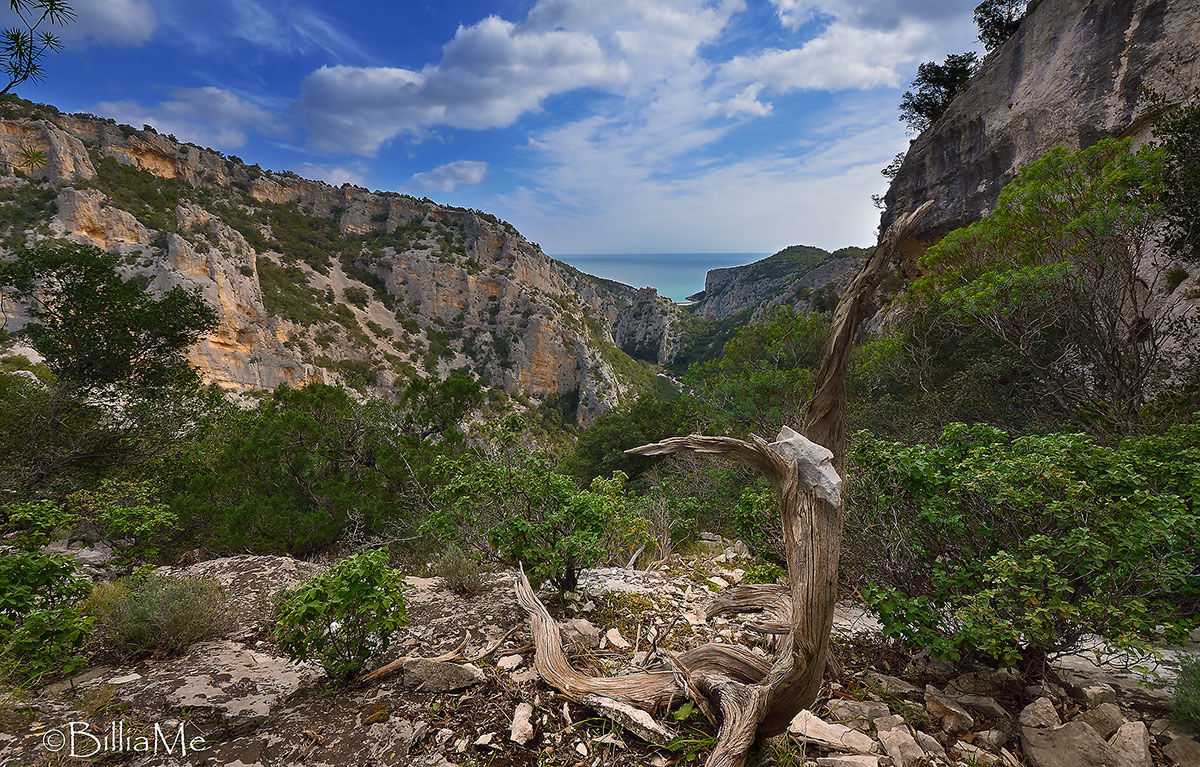 signpost on supramonte
