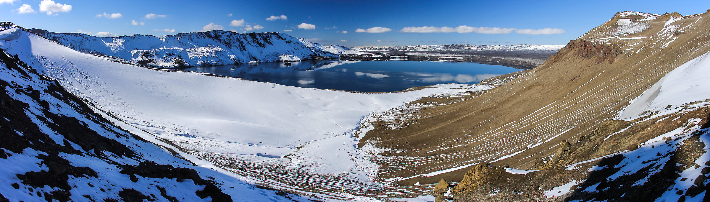 Panoramica della caldera maggiore fredda dell'Askja