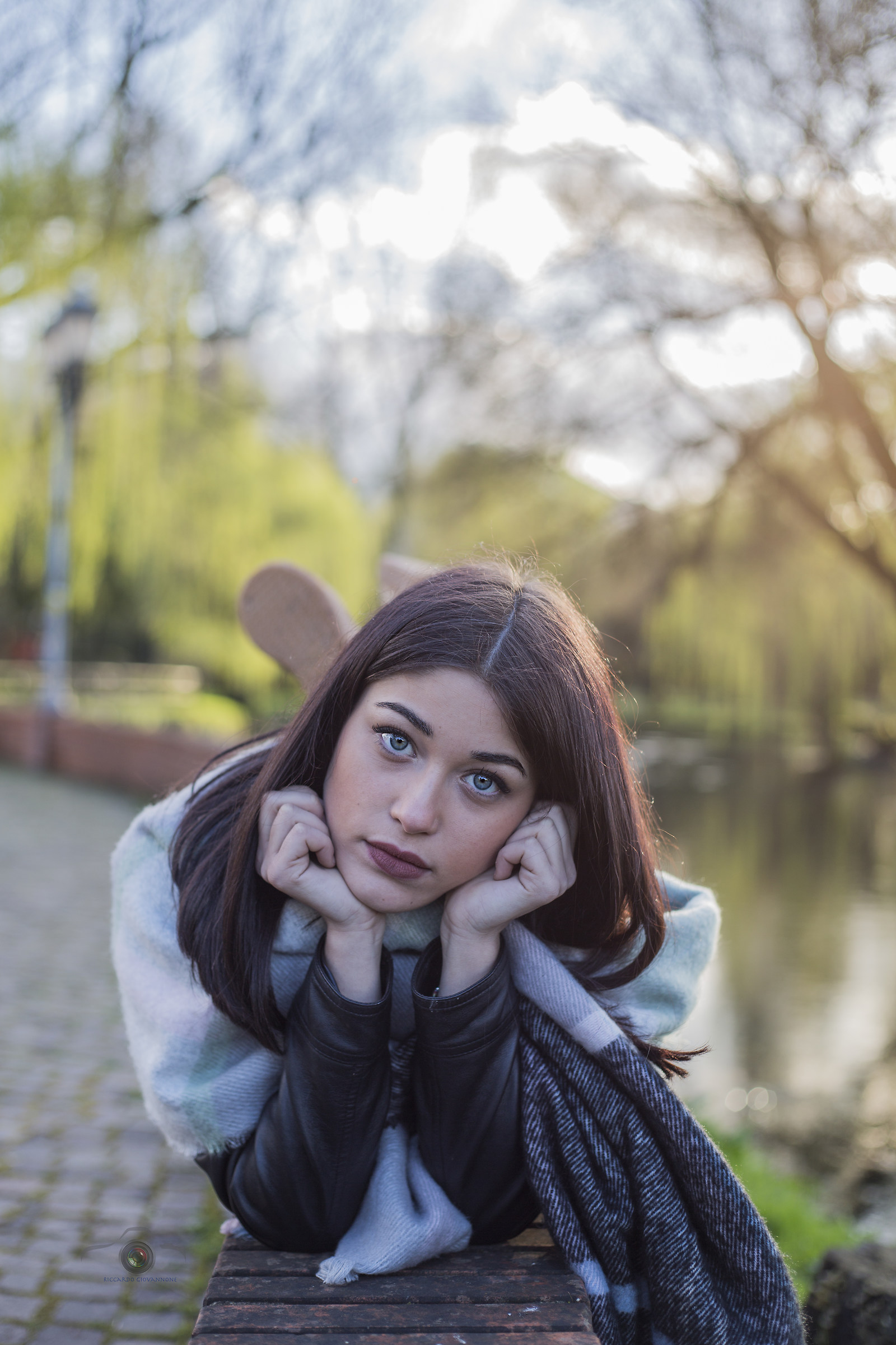 Colpire con il solo uso dei occhi.