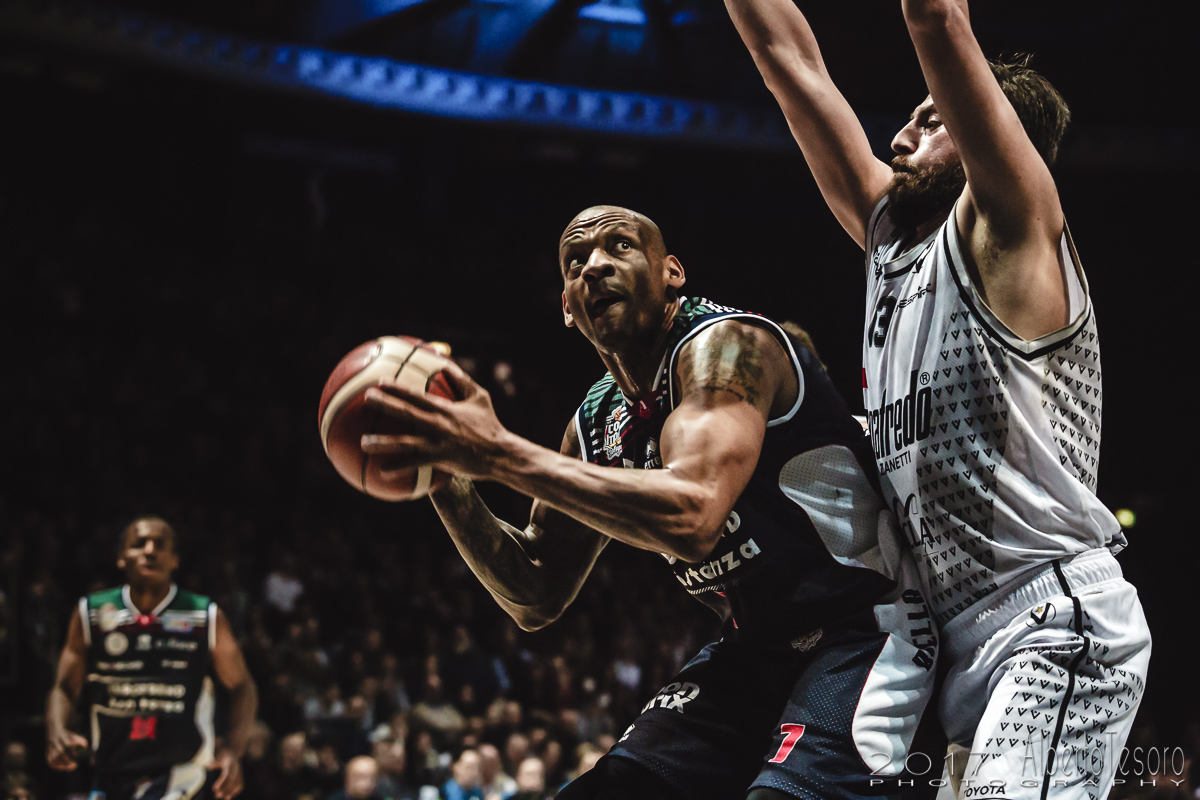 Mike Hall: Eurotrend Biella - Segafredo Virtus Bologna