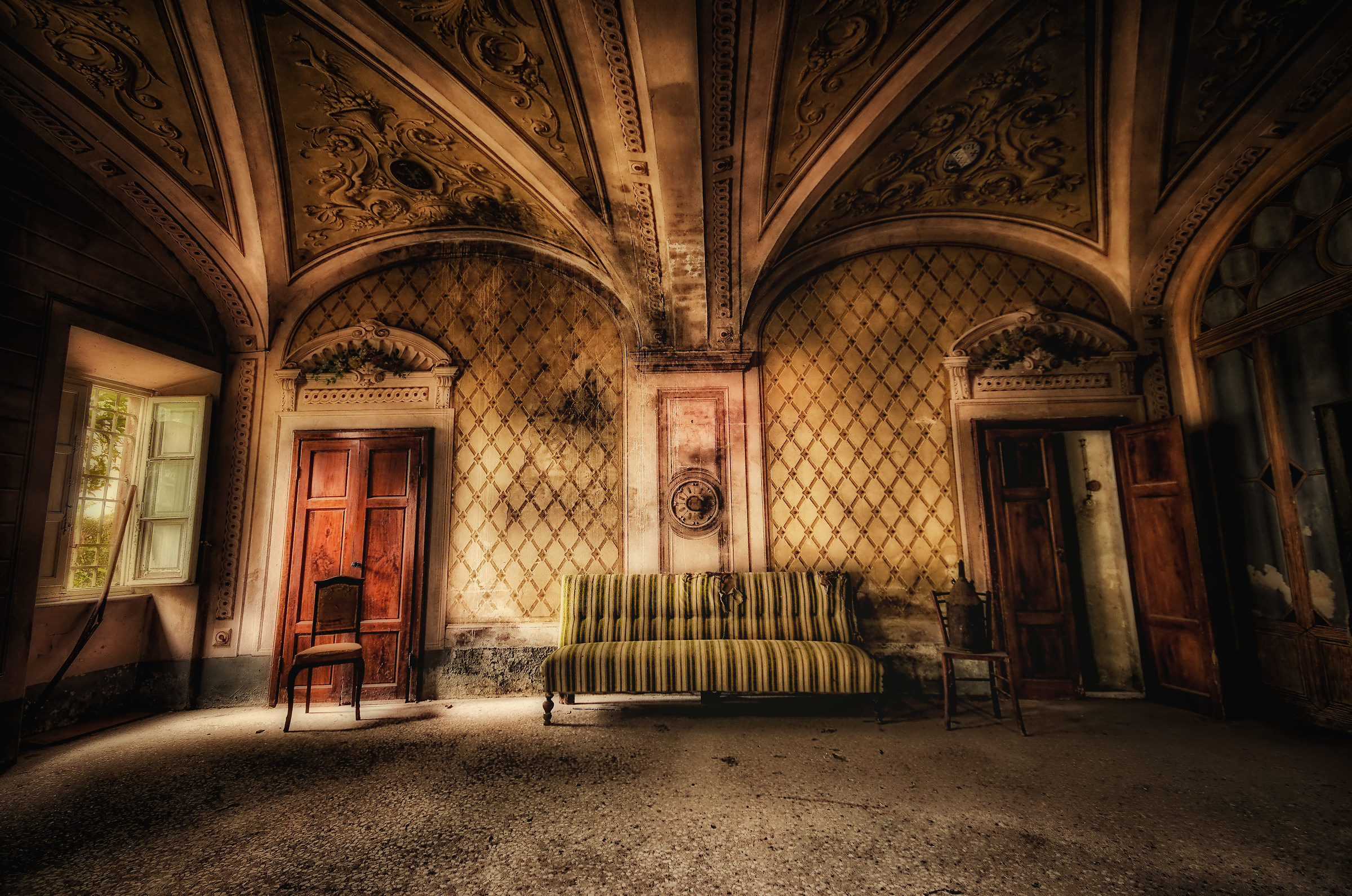 Villa F. the parlor dell'urbex ....