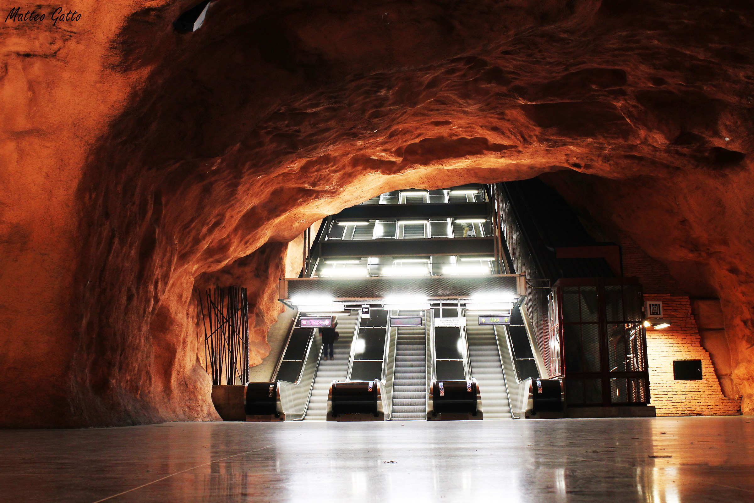 The cave of Radhuset Station
