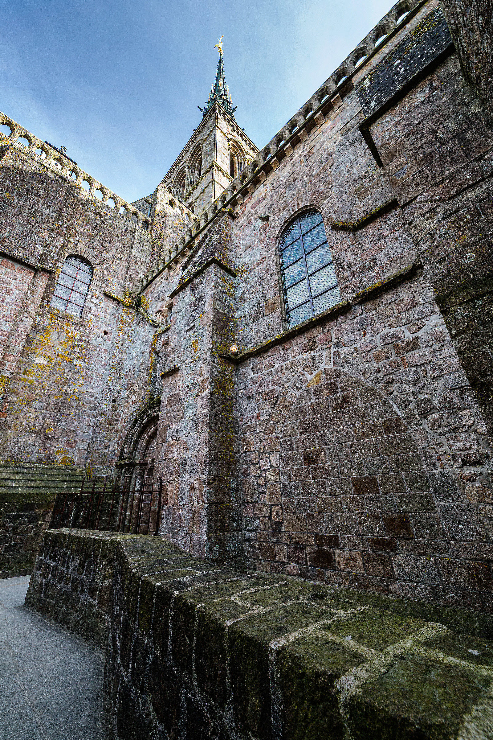 Patio dell'abbazia di Saint Michel