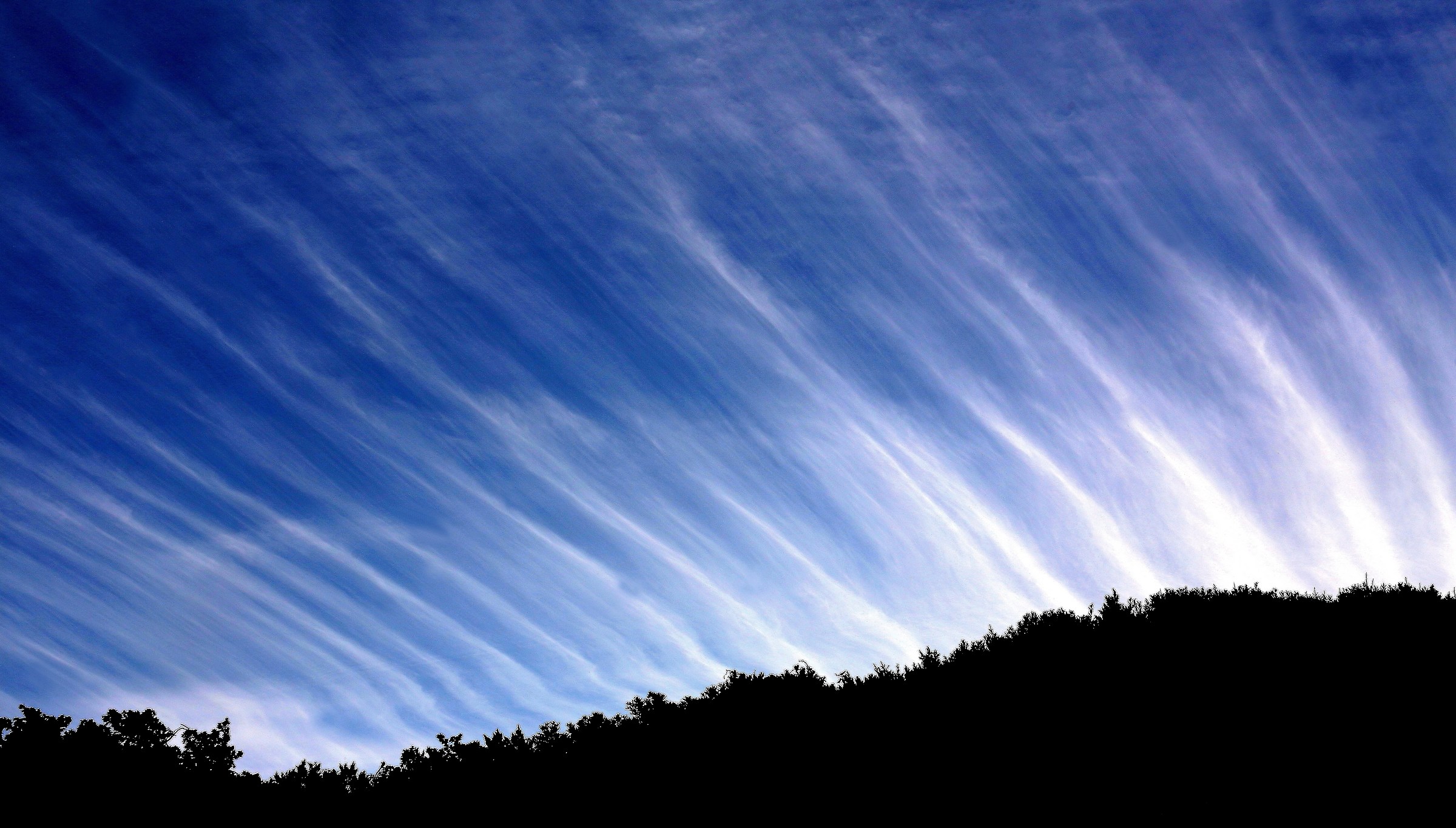 the sky streaks
