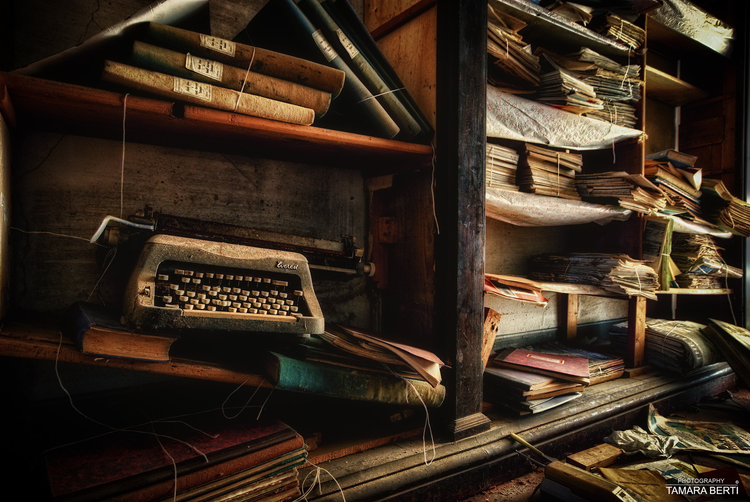 Everest - The knlowledge wall