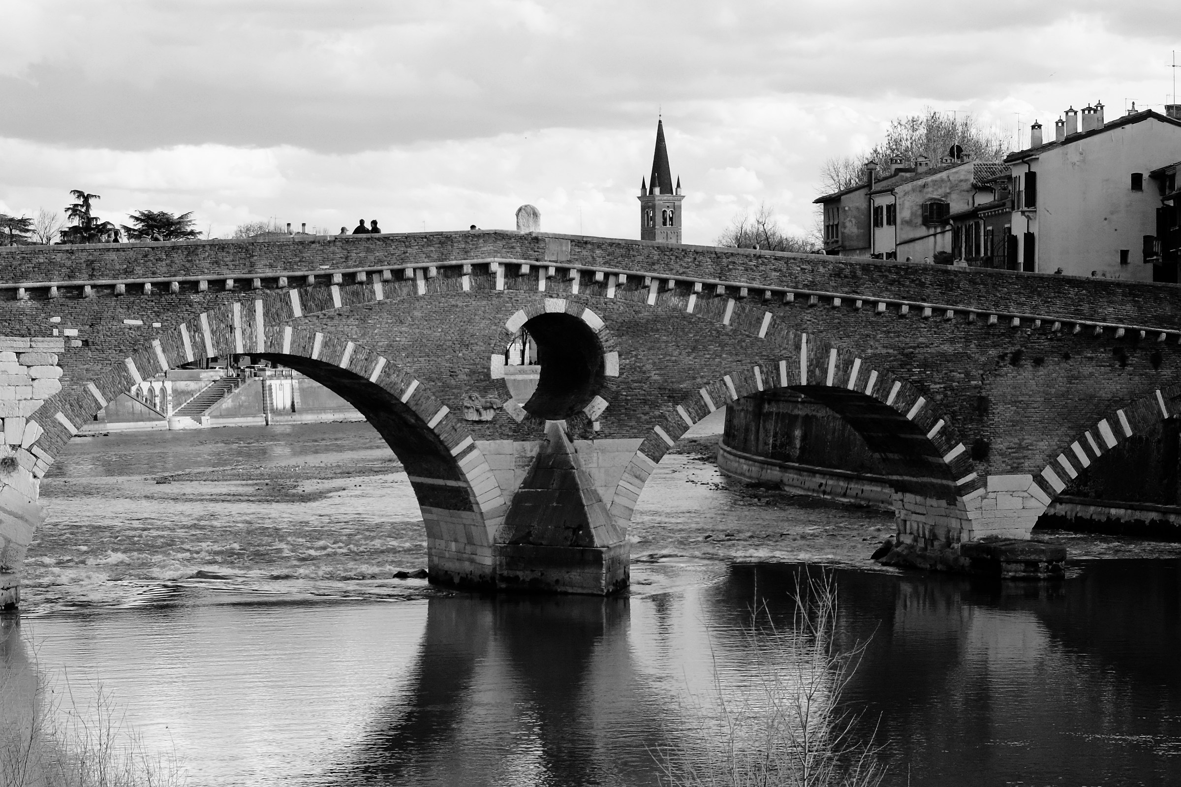 Prova x100F con teleconverter e due crop in macchina