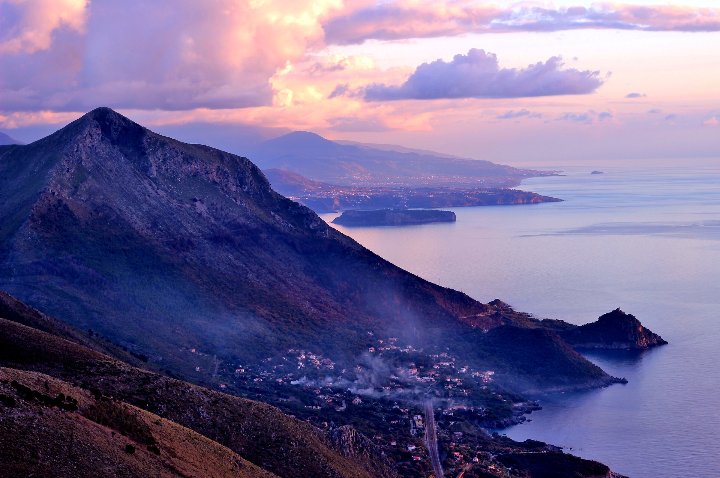 Vista al tramonto dal Cristo di Maratea