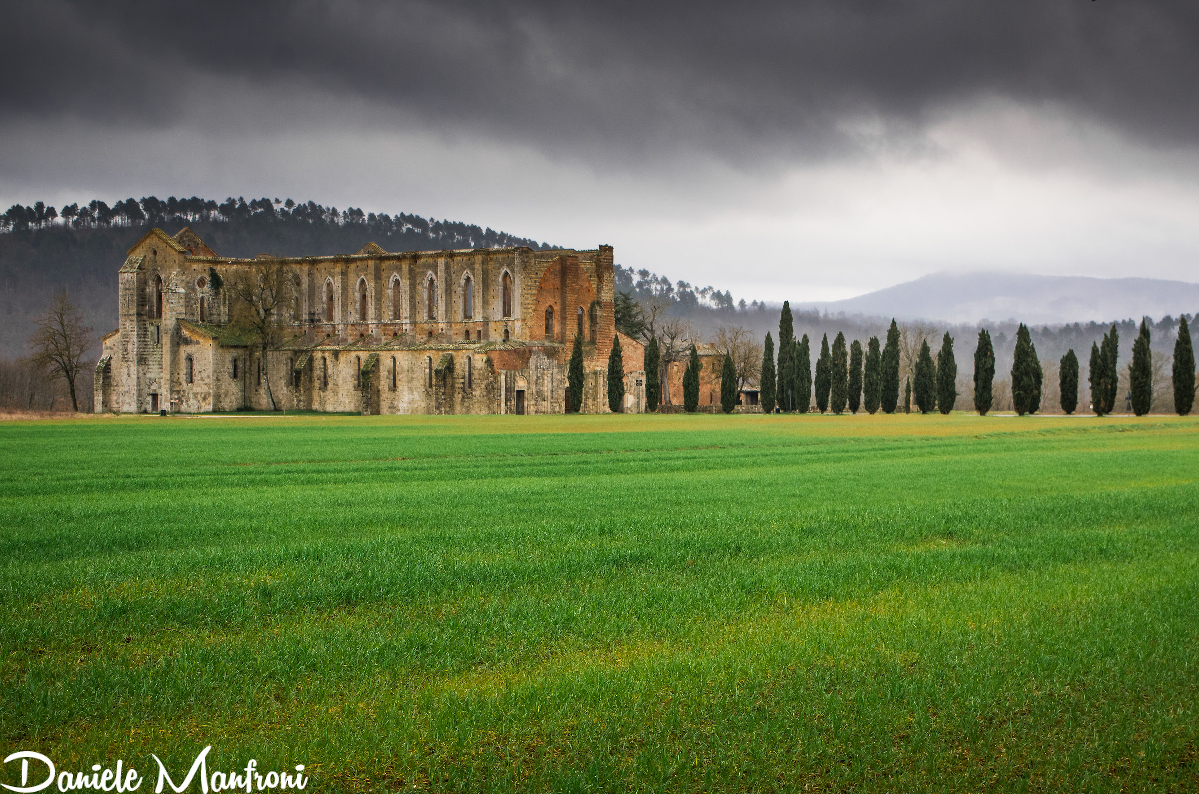 San Galgano....minaccia pioggia!