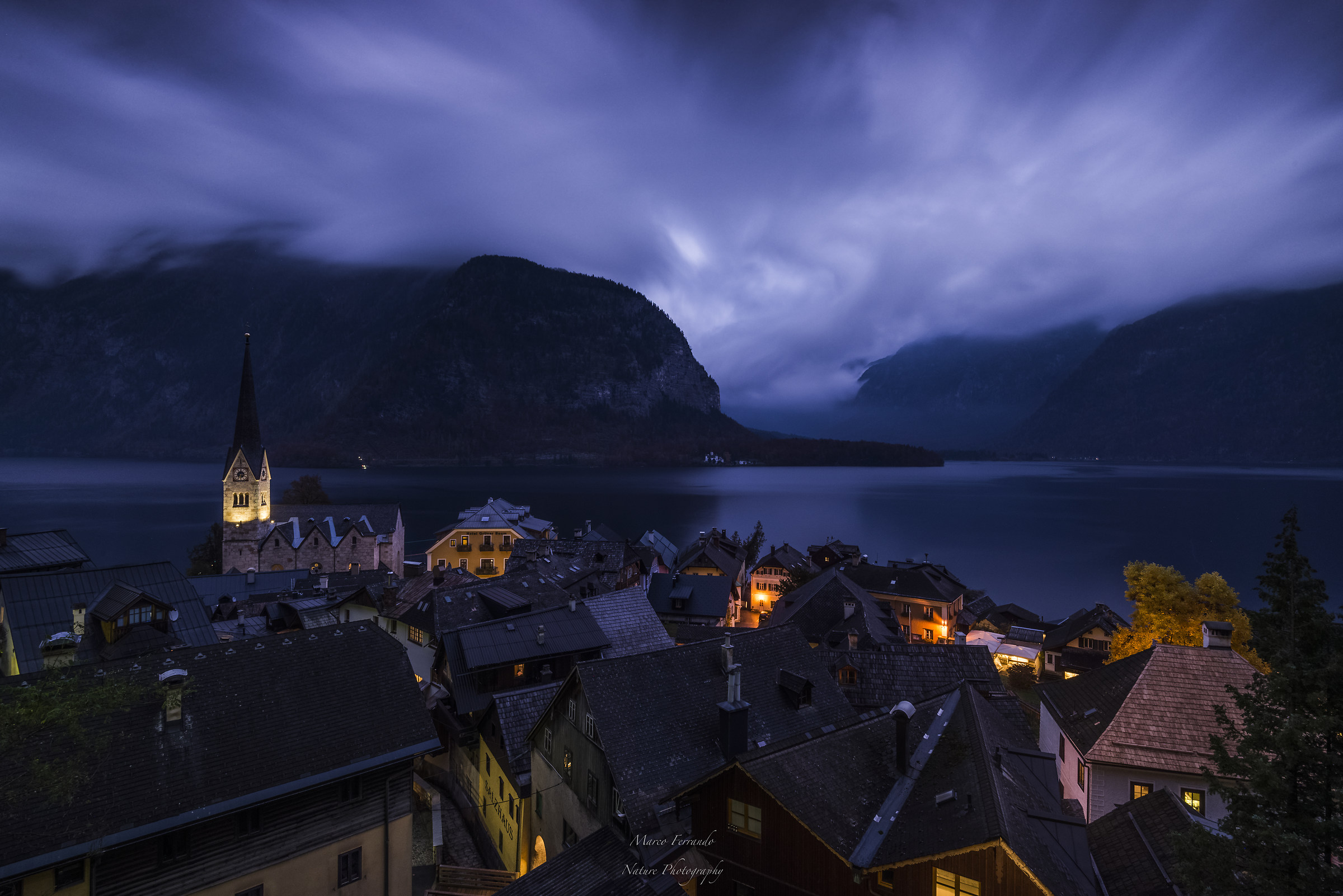 Le nubi incombono su Hallstatt