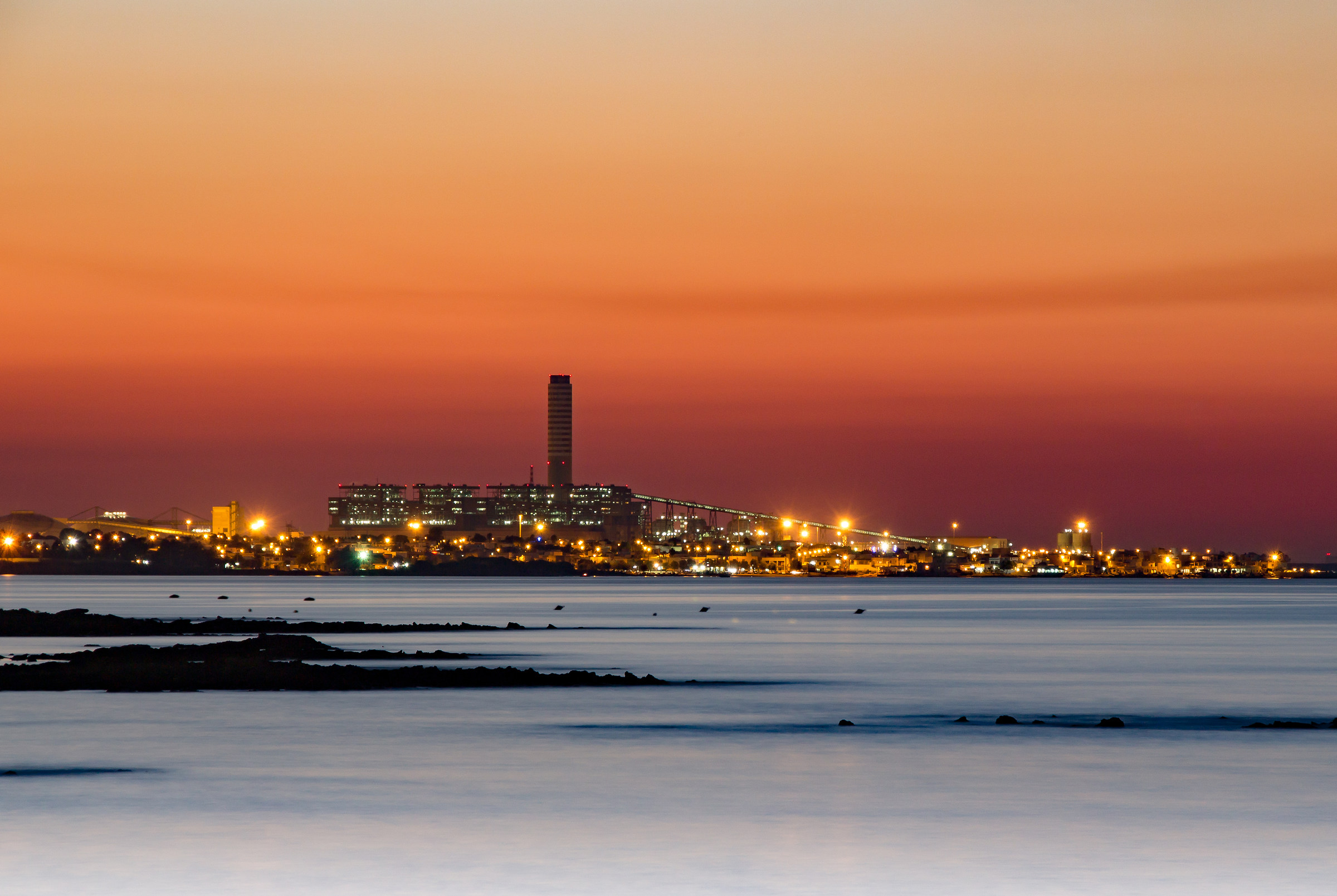 Centrale energetica di Brindisi vista da Casalabate
