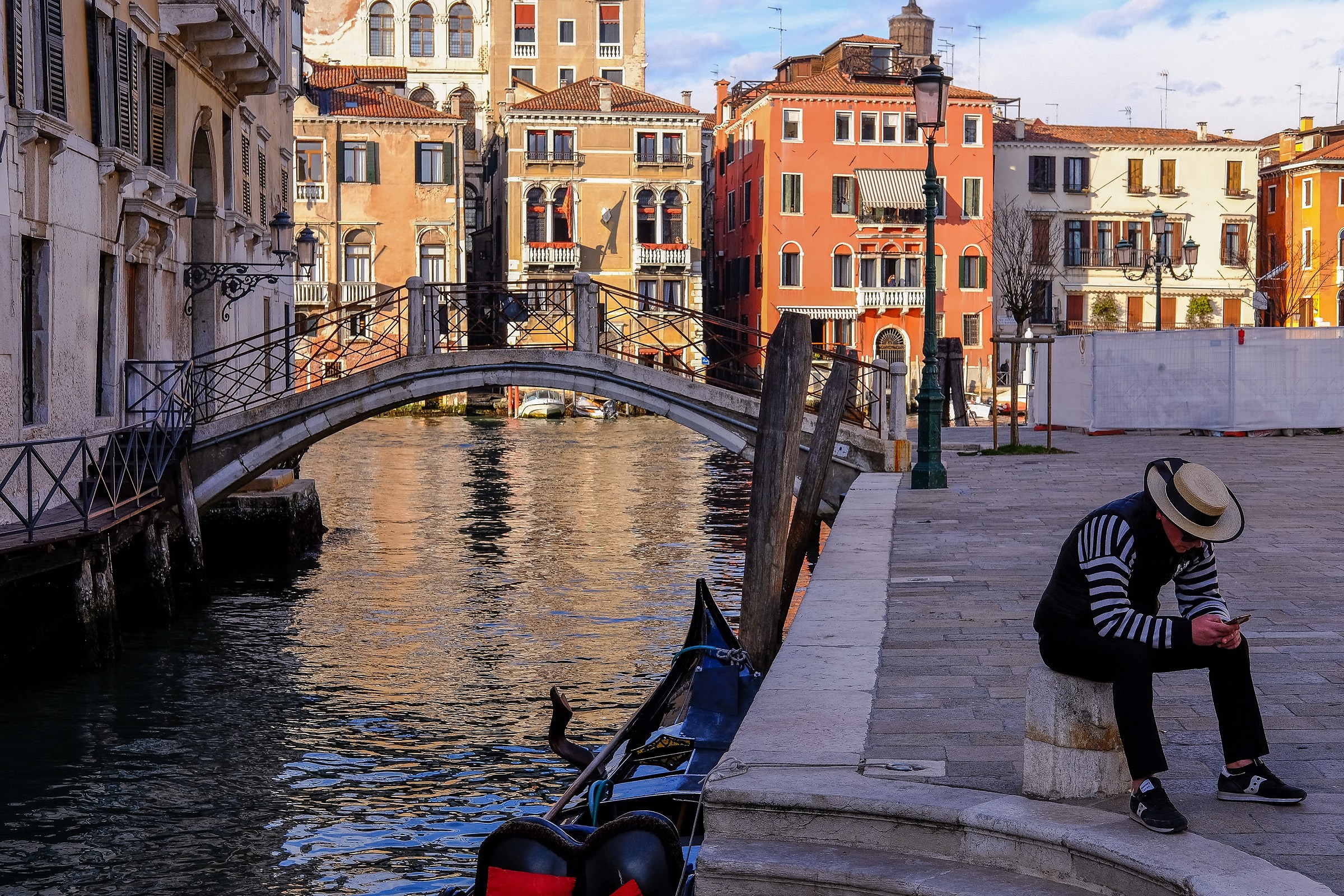 The break of the gondolier