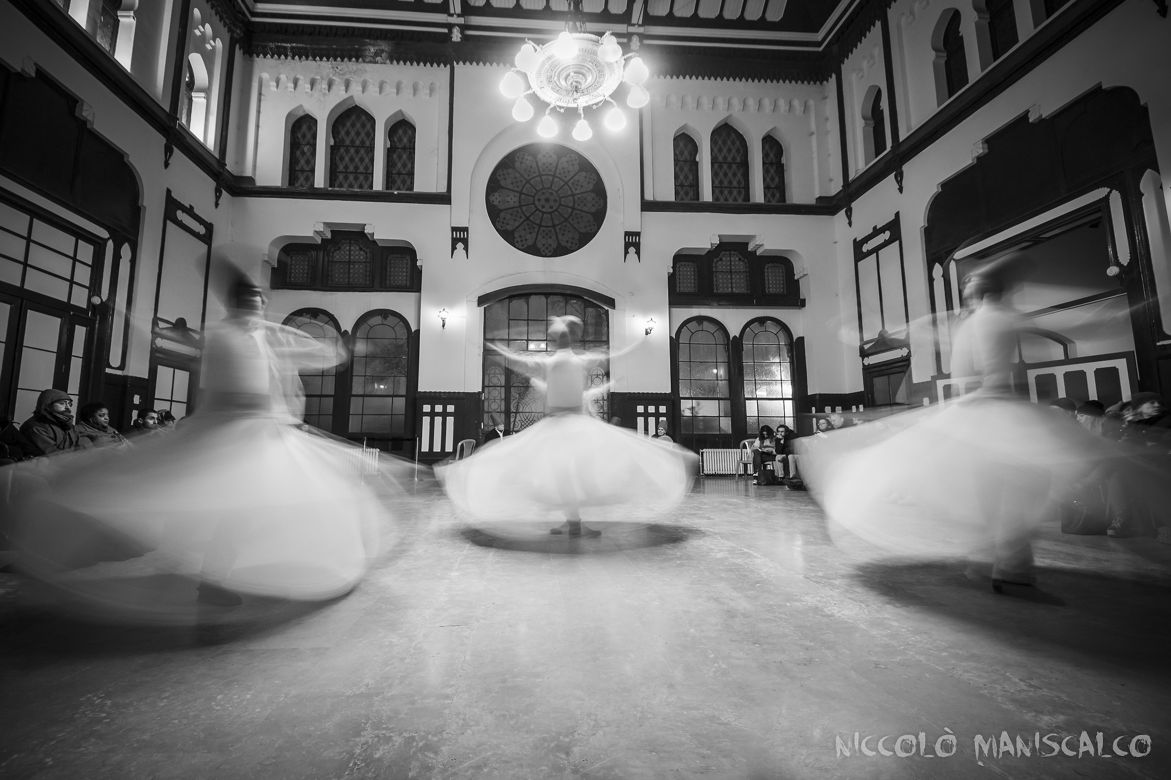 Armonia nella Danza Dervisci