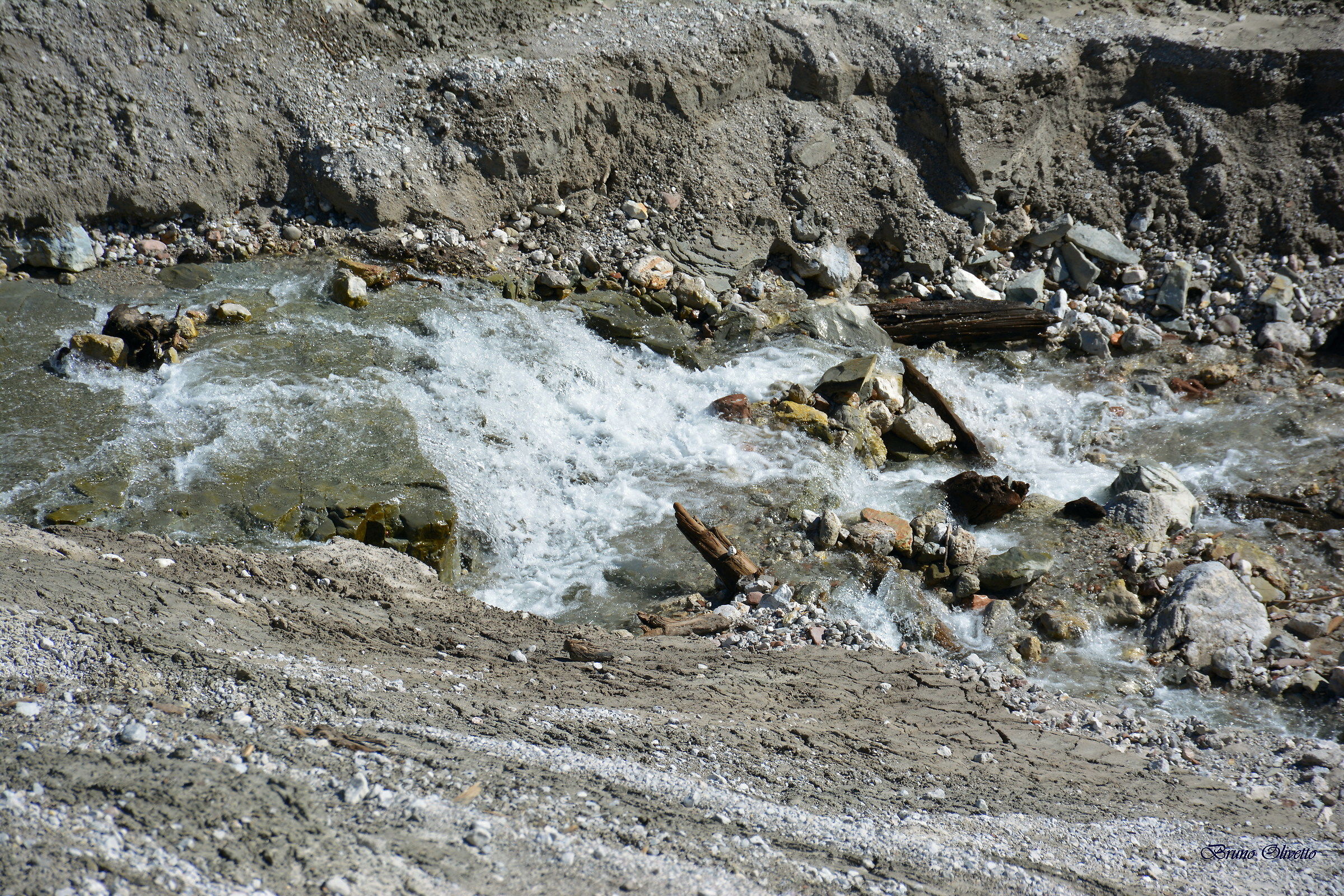 lago svuotato (molveno) particolare