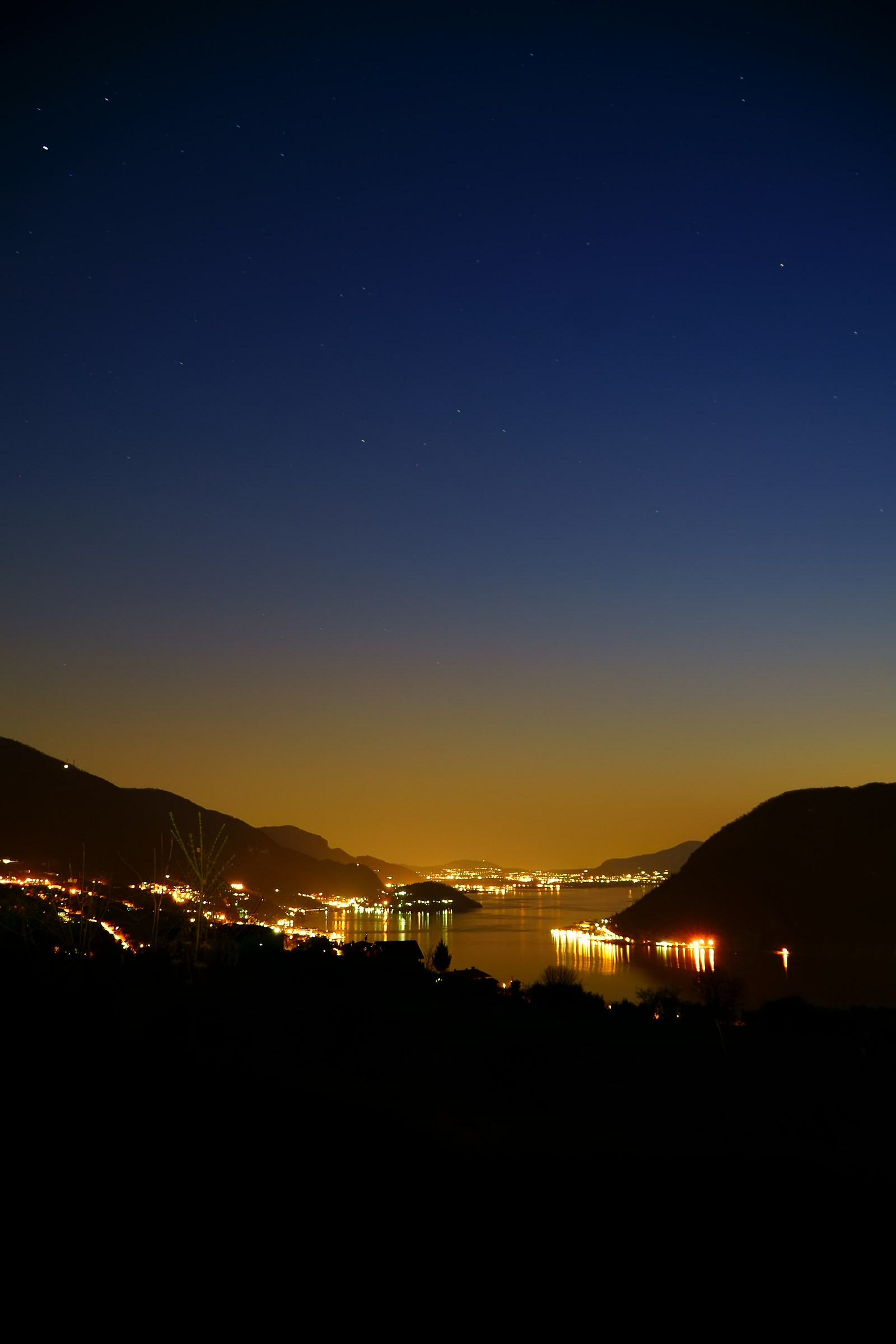il lago di Iseo al crepuscolo