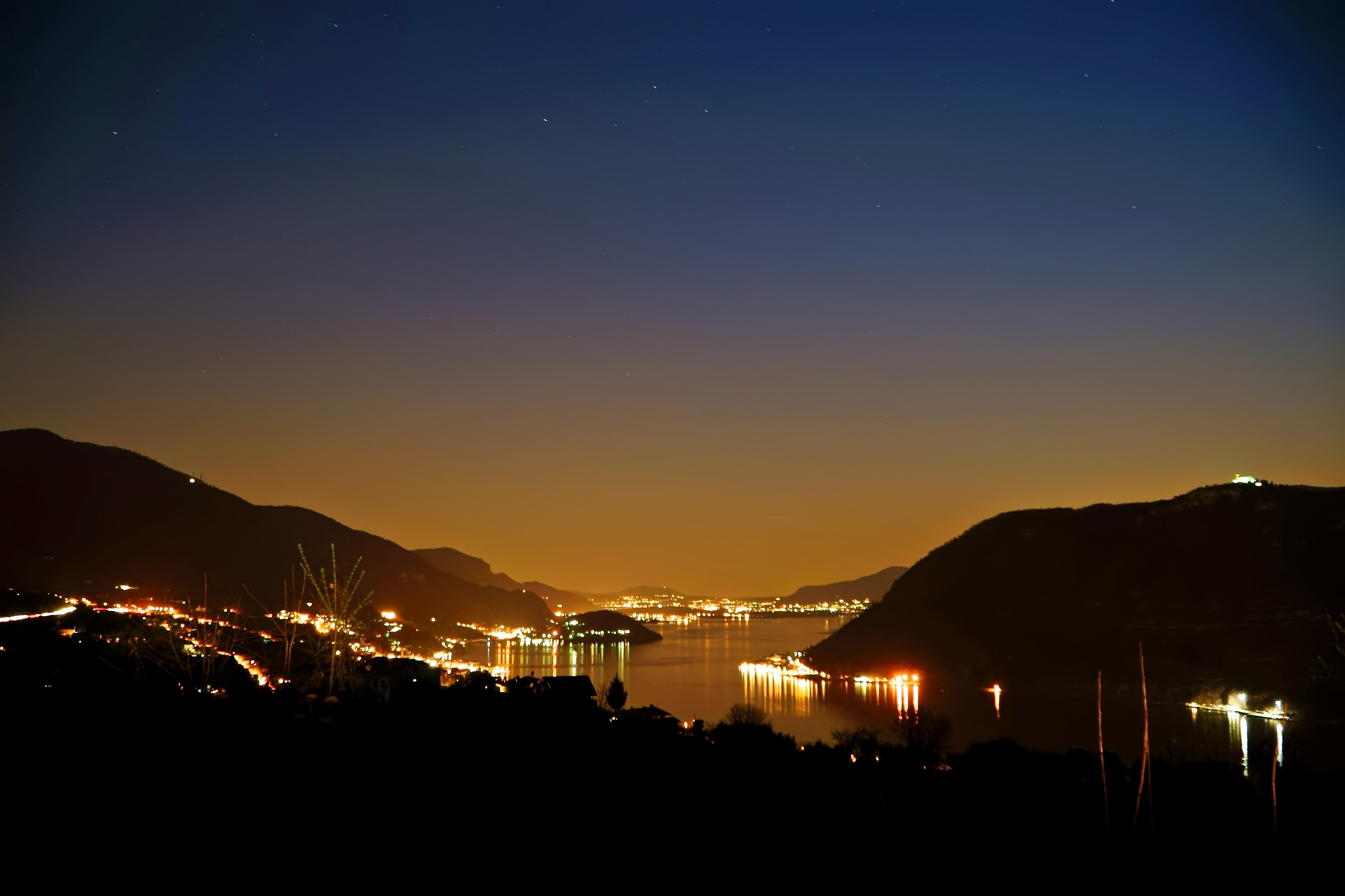 il lago di Iseo al crepuscolo