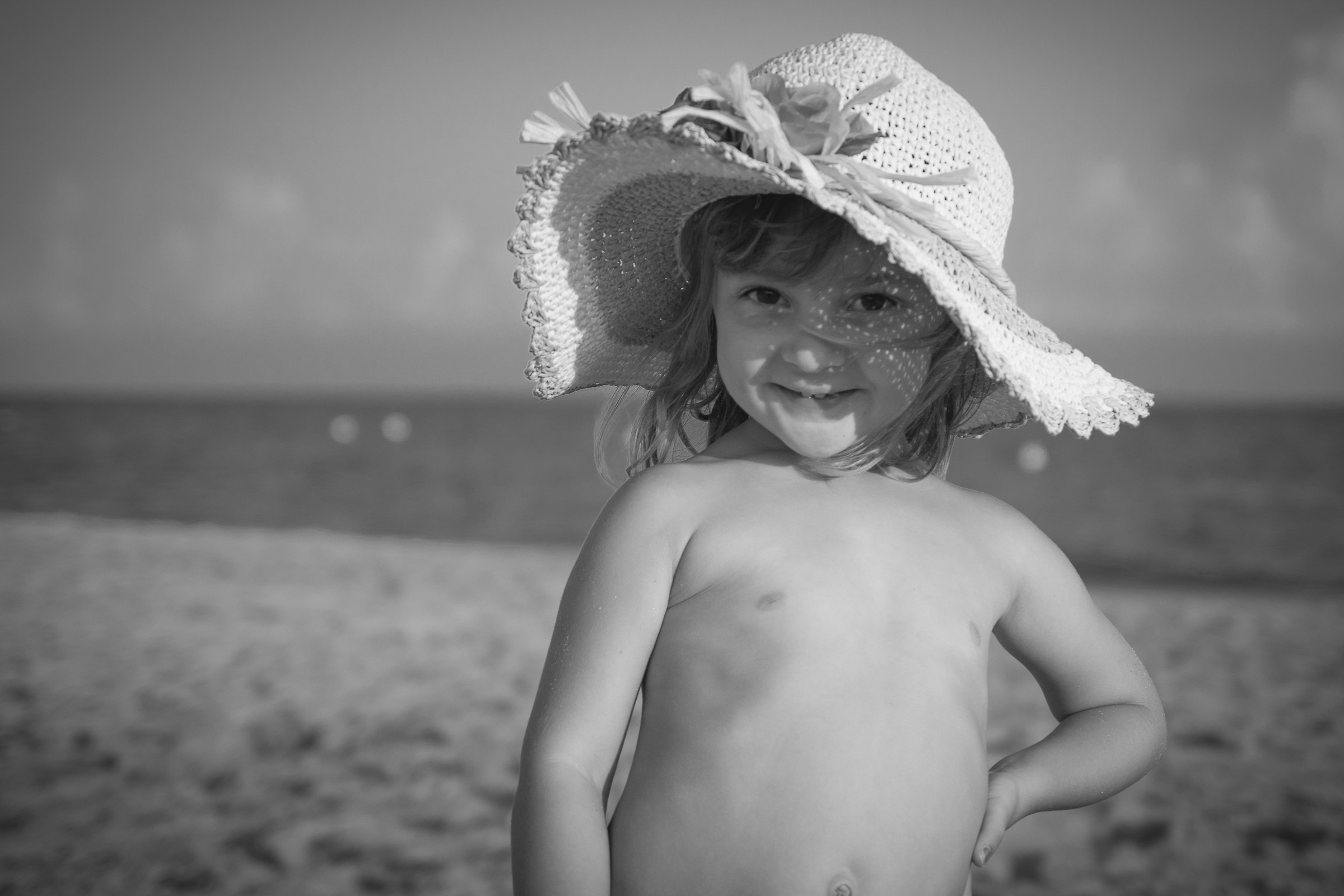 Il cappello è più grosso di te..