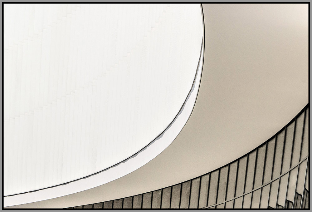 Piazza Gae Aulenti, particularly