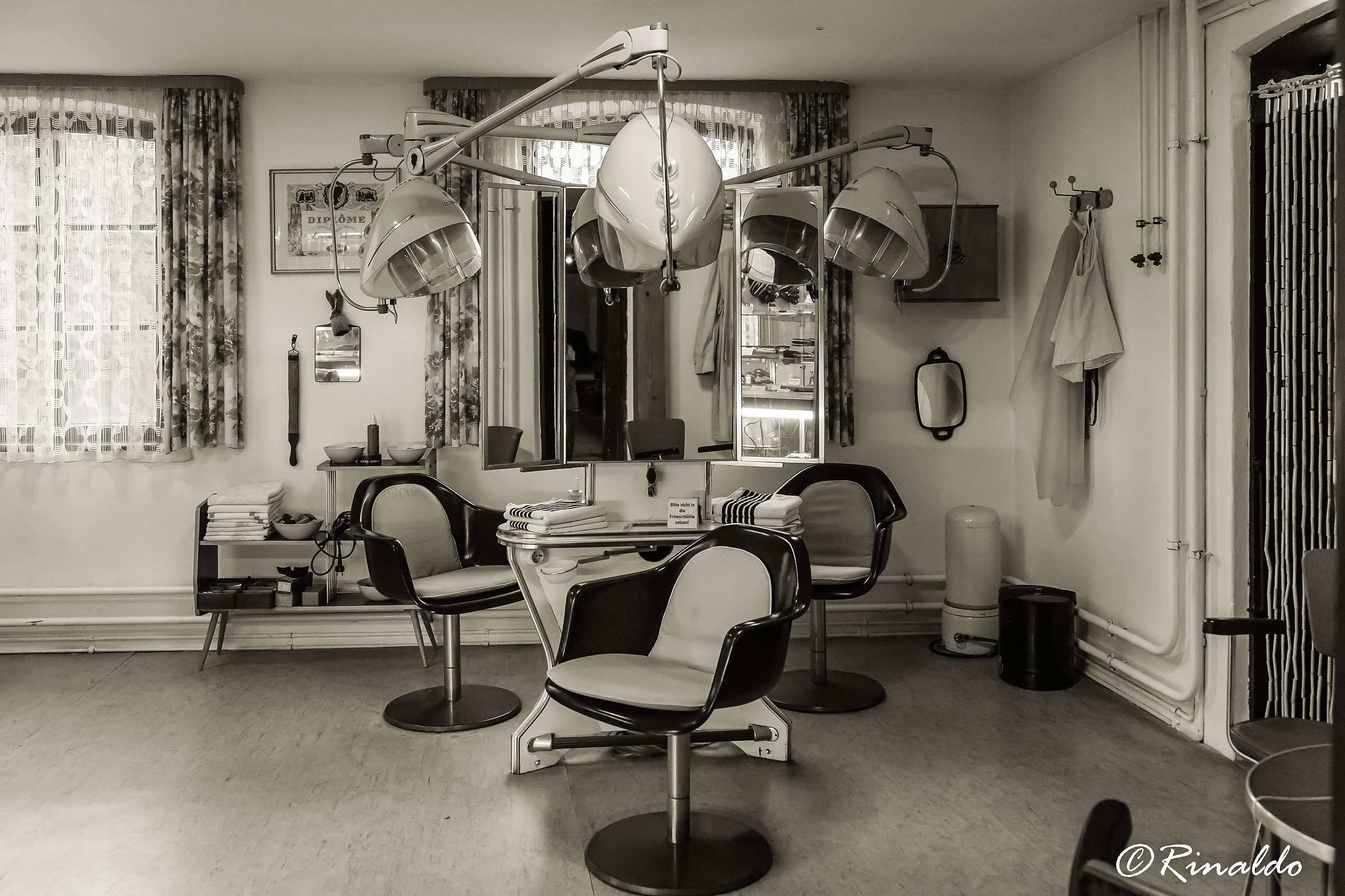 The hairdresser of a time that was