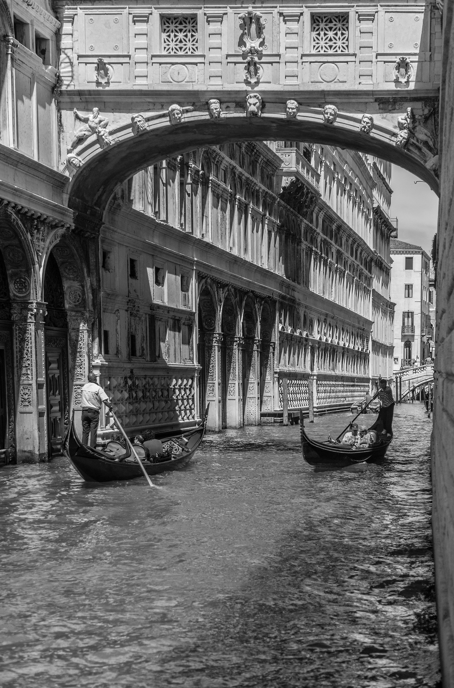 Sotto Ponte dei Sospiri, Venezia