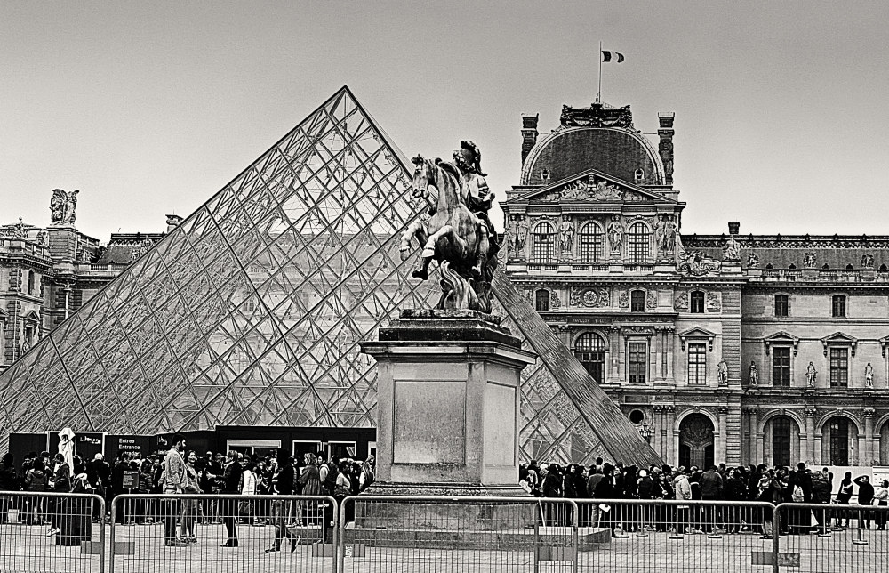 Il Louvre e la sua Piramide