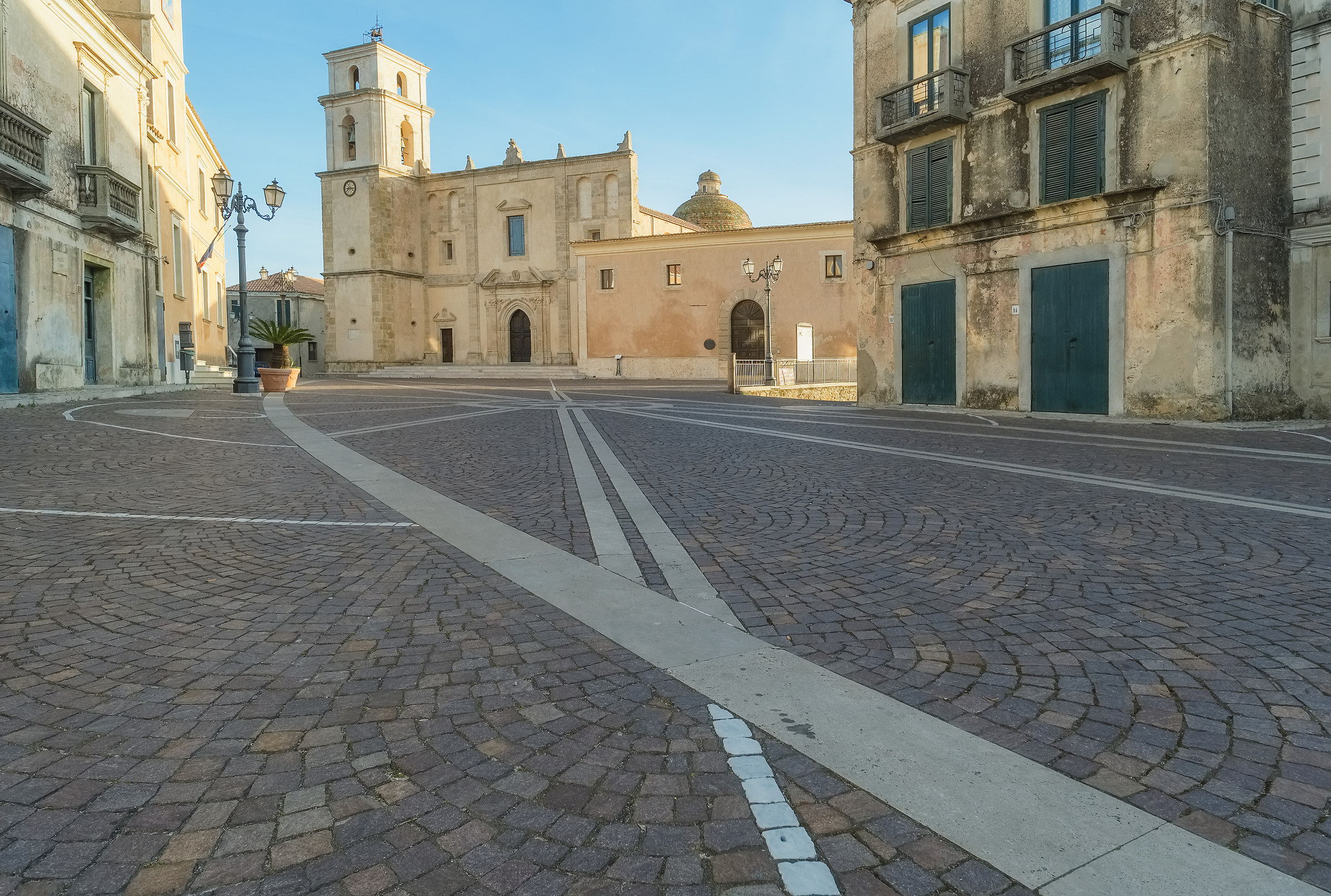 The first light of morning in Piazza Campo!